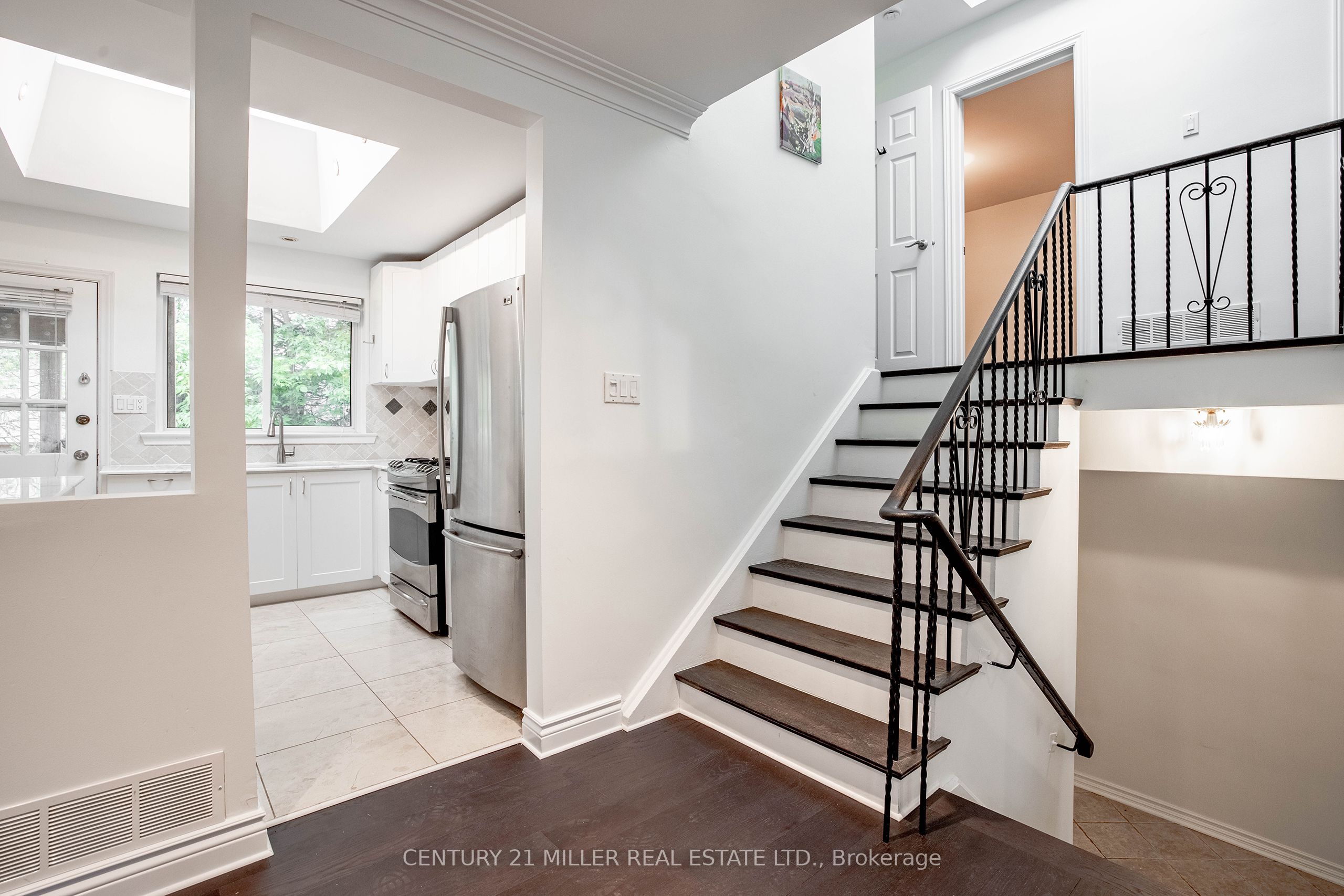 2039 Wakely Street Property Photo 9