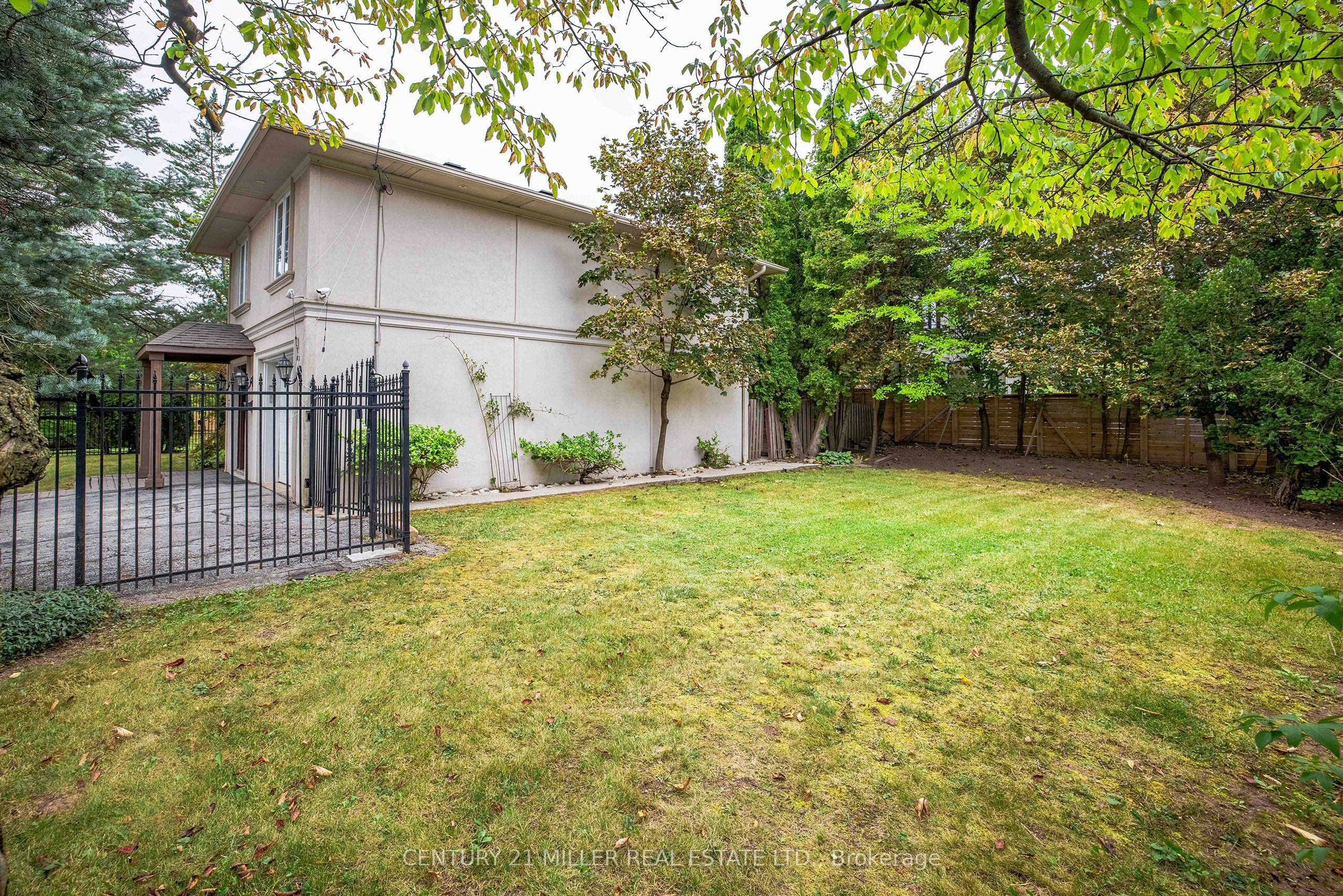 2039 Wakely Street Property Photo 28