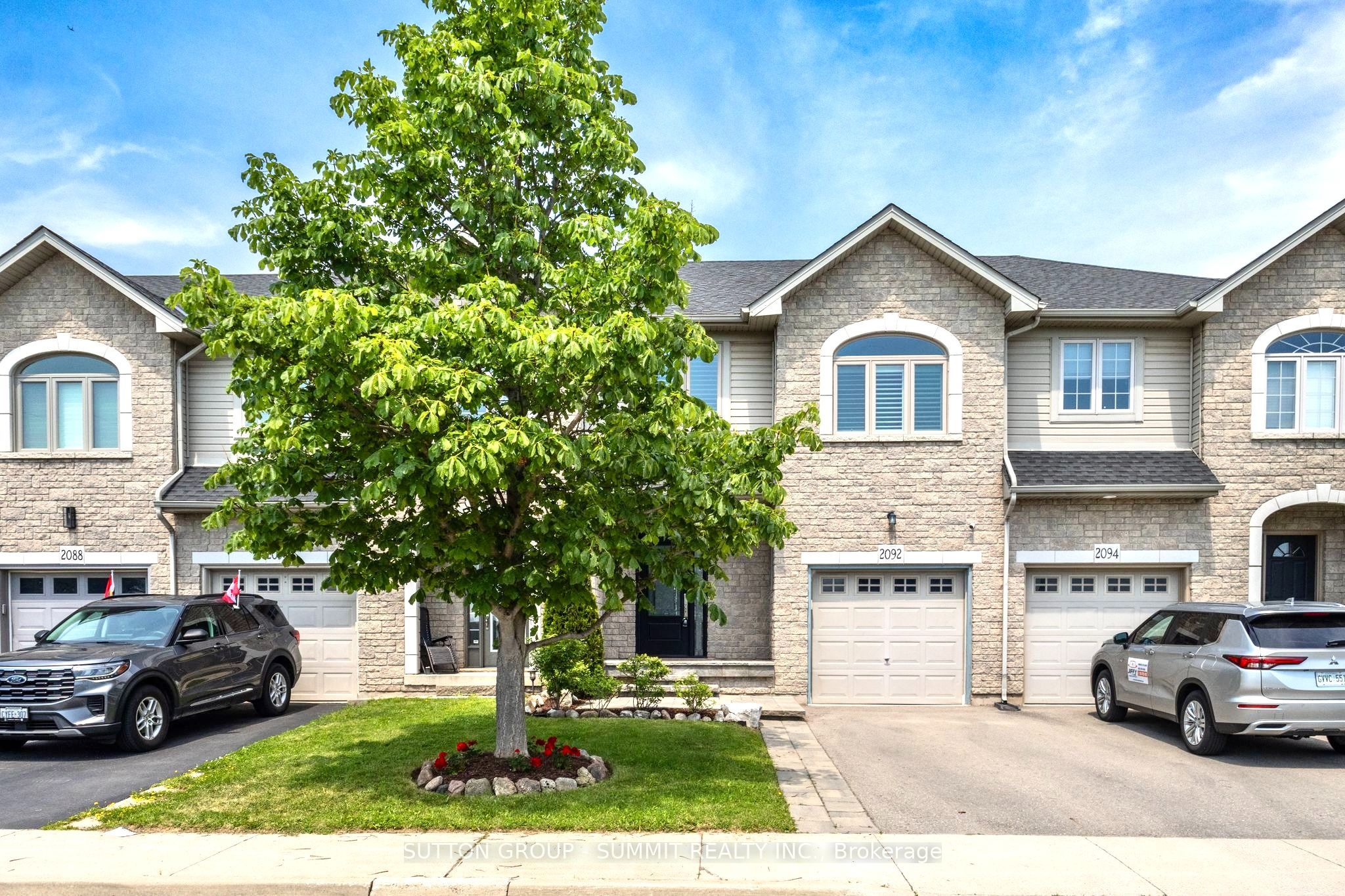 2092 English Crescent Property Photo 1