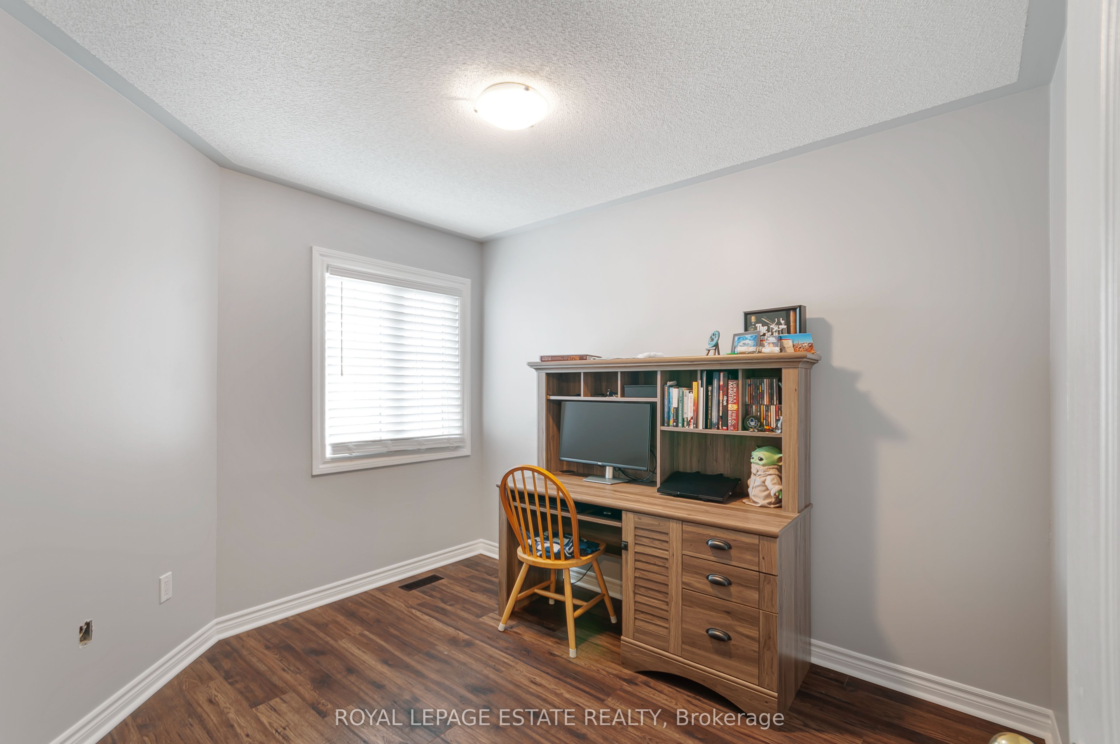 9 Brookstone Court Property Photo 17