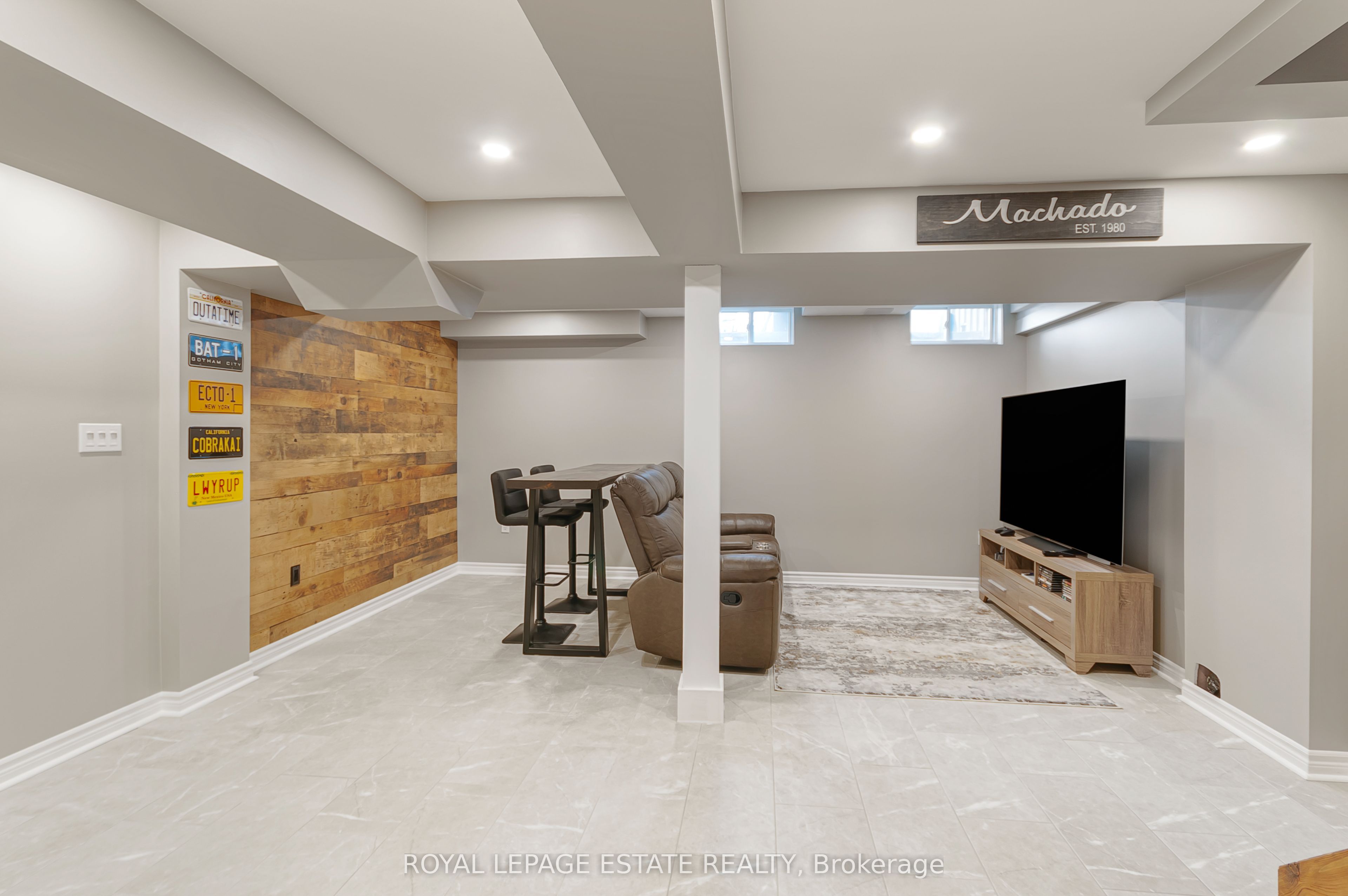 9 Brookstone Court Property Photo 19