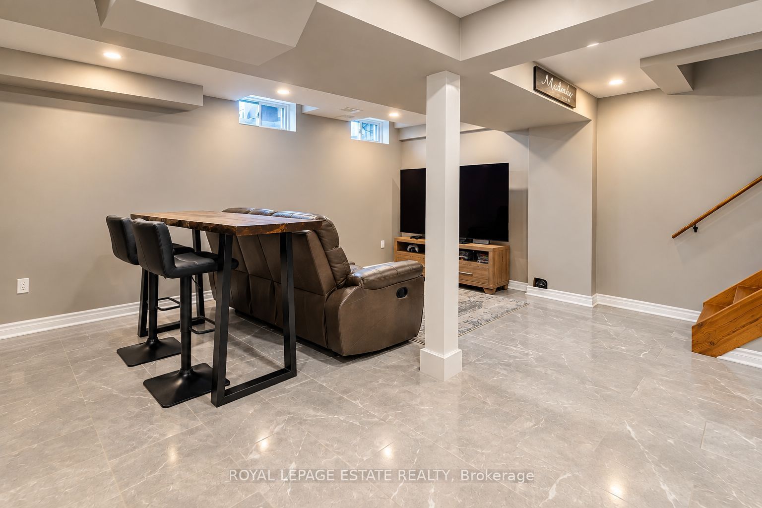 9 Brookstone Court Property Photo 20