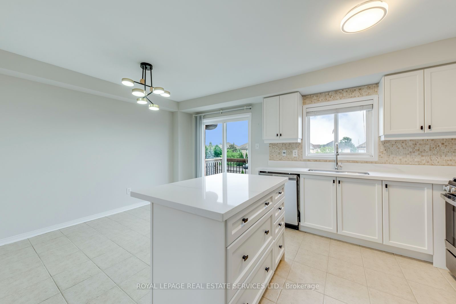 2418 Adamvale Crescent Property Photo 18