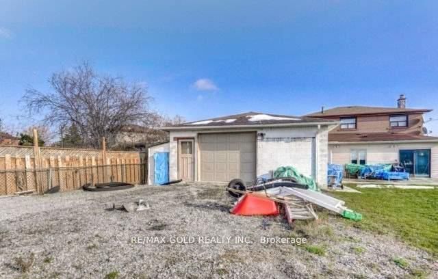 6 Monaco Court Basement Property Photo 32