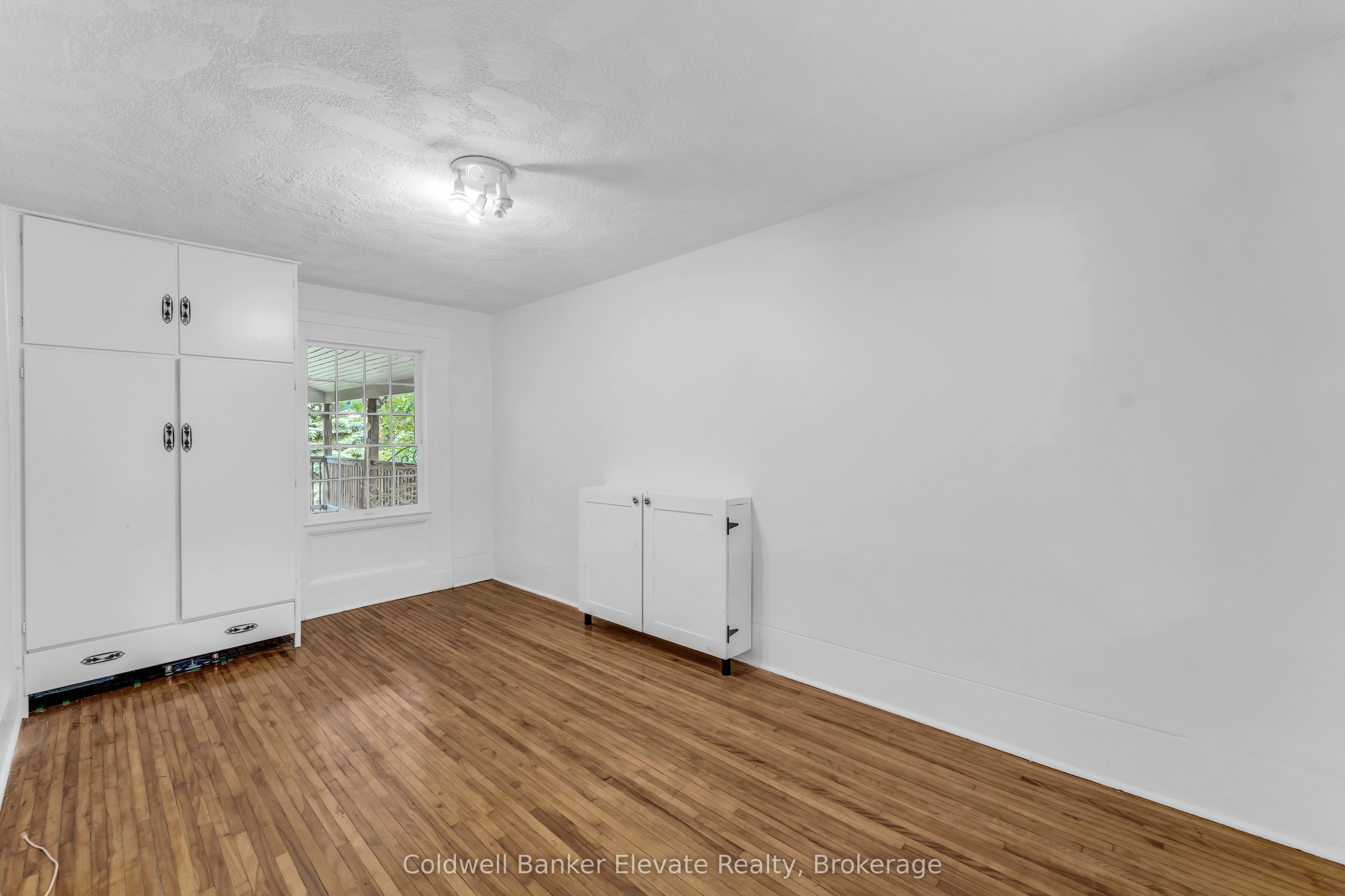 127 Main Street S Property Photo 15