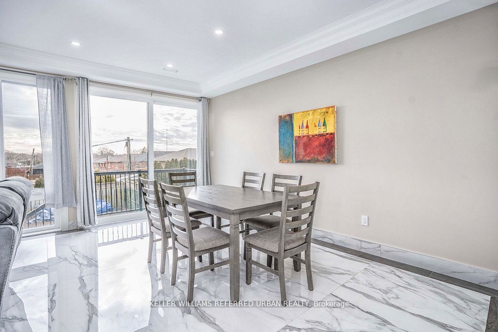 83 Floral Parkway Property Photo 7