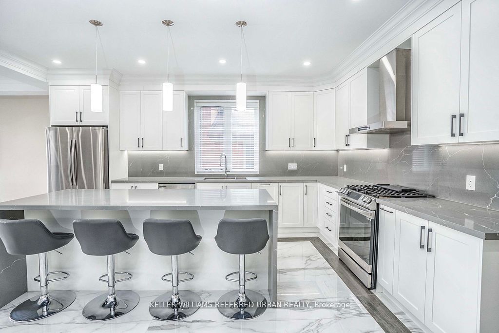 83 Floral Parkway Property Photo 13