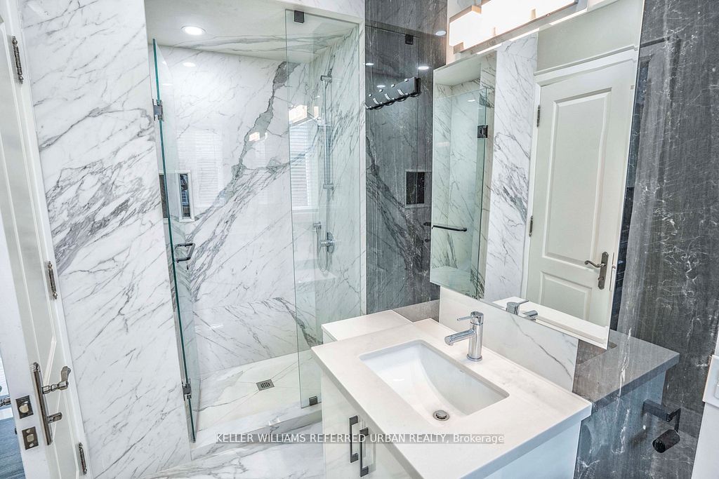 83 Floral Parkway Property Photo 15