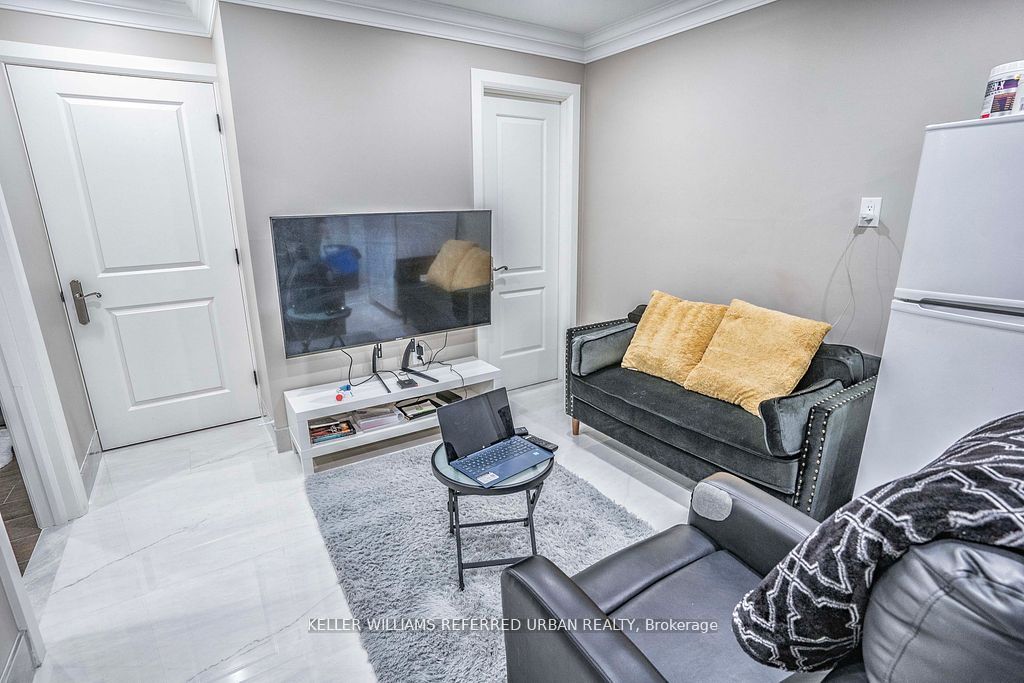 83 Floral Parkway Property Photo 28