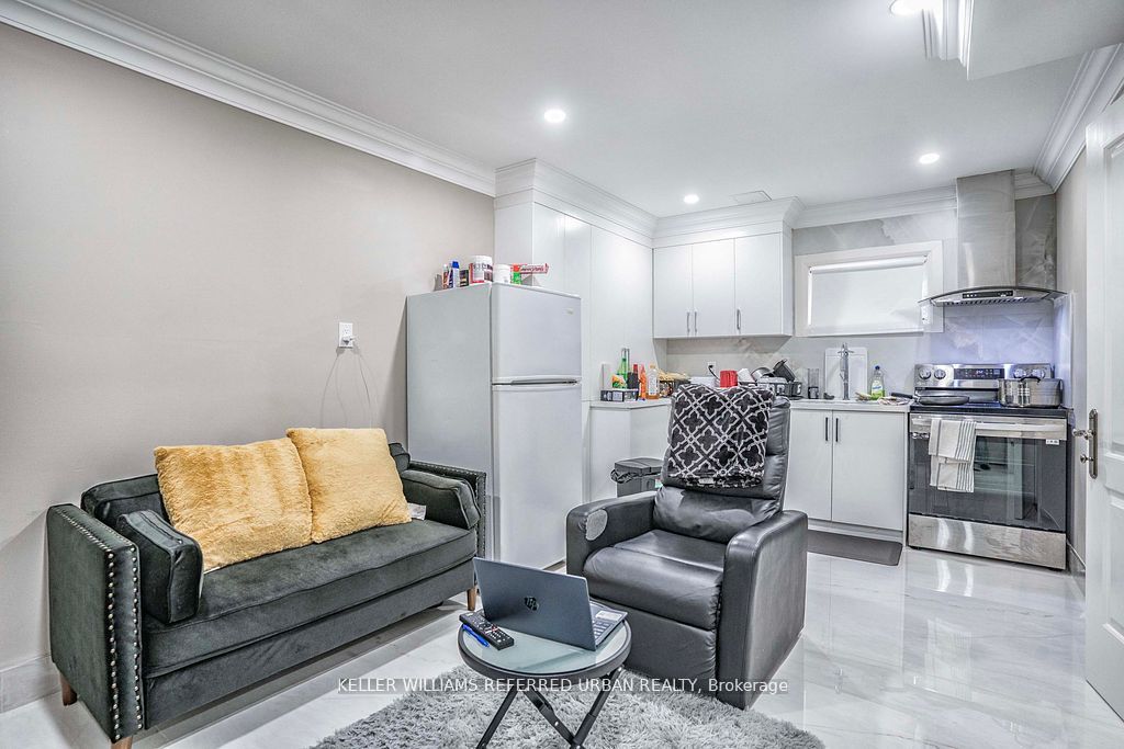 83 Floral Parkway Property Photo 29