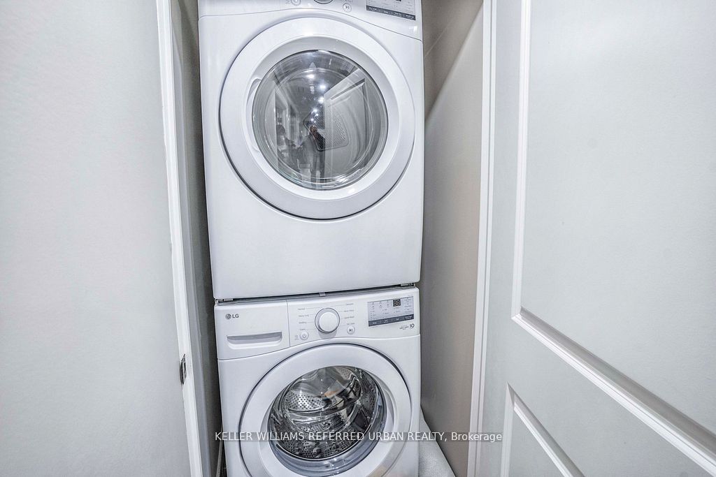 83 Floral Parkway Property Photo 32