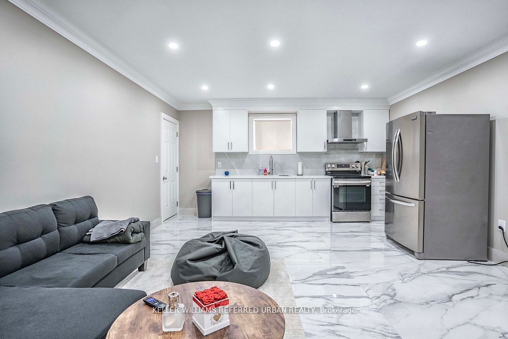 83 Floral Parkway Property Photo 33