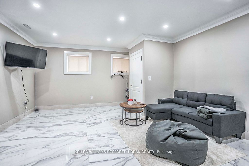 83 Floral Parkway Property Photo 34