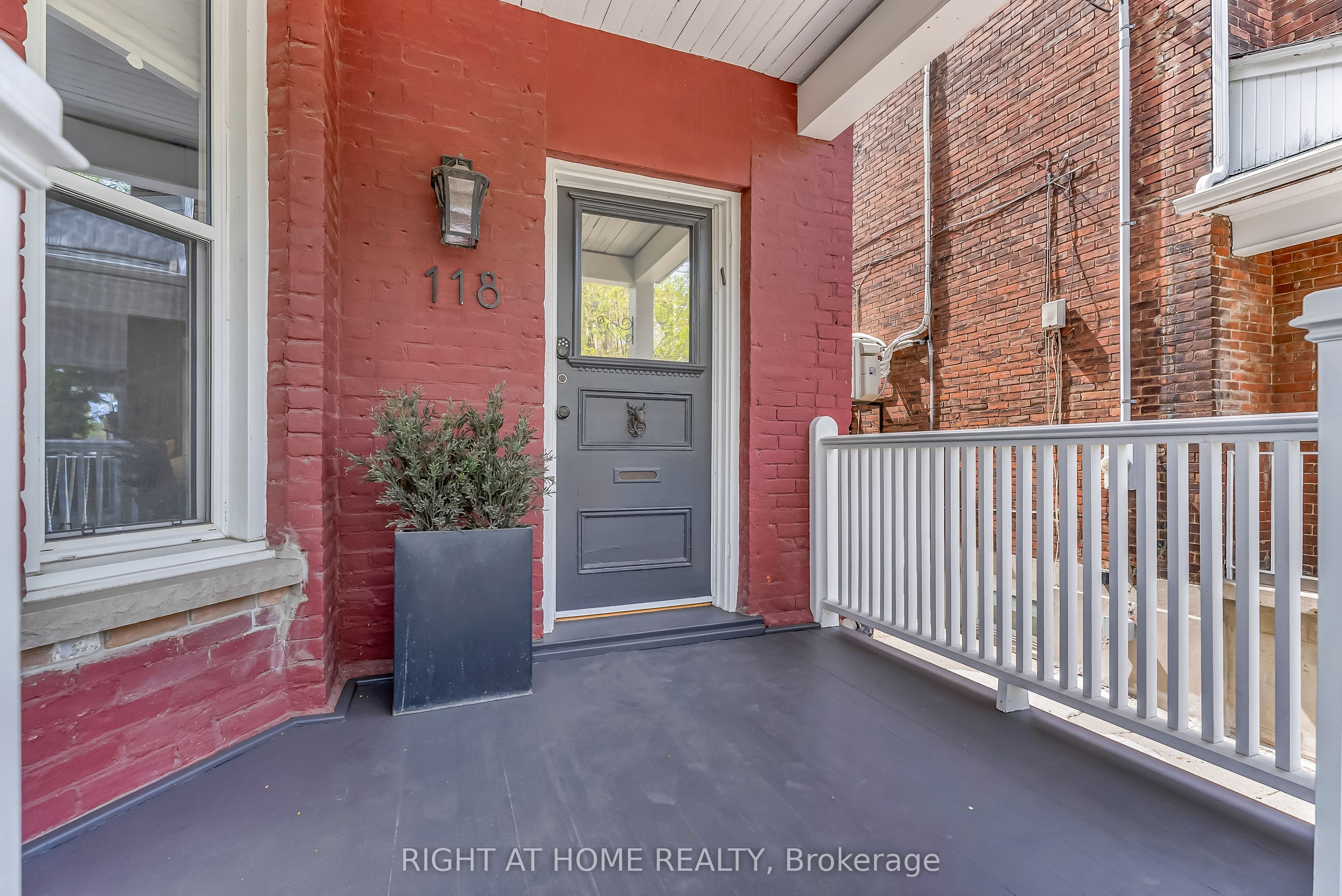 118 Lansdowne Avenue Property Photo 2