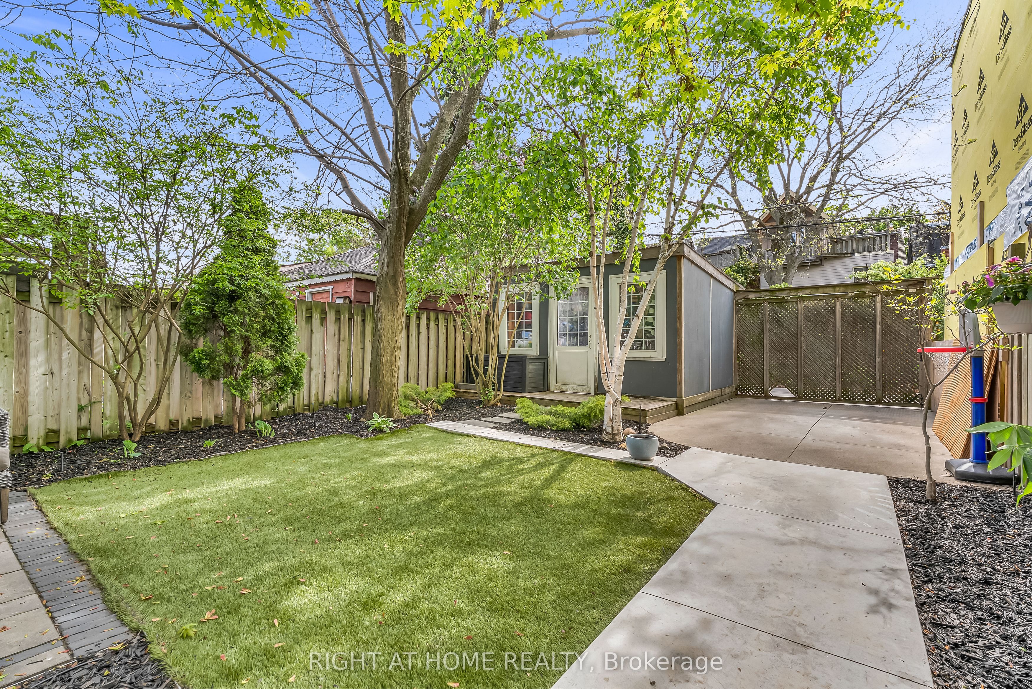 118 Lansdowne Avenue Property Photo 25