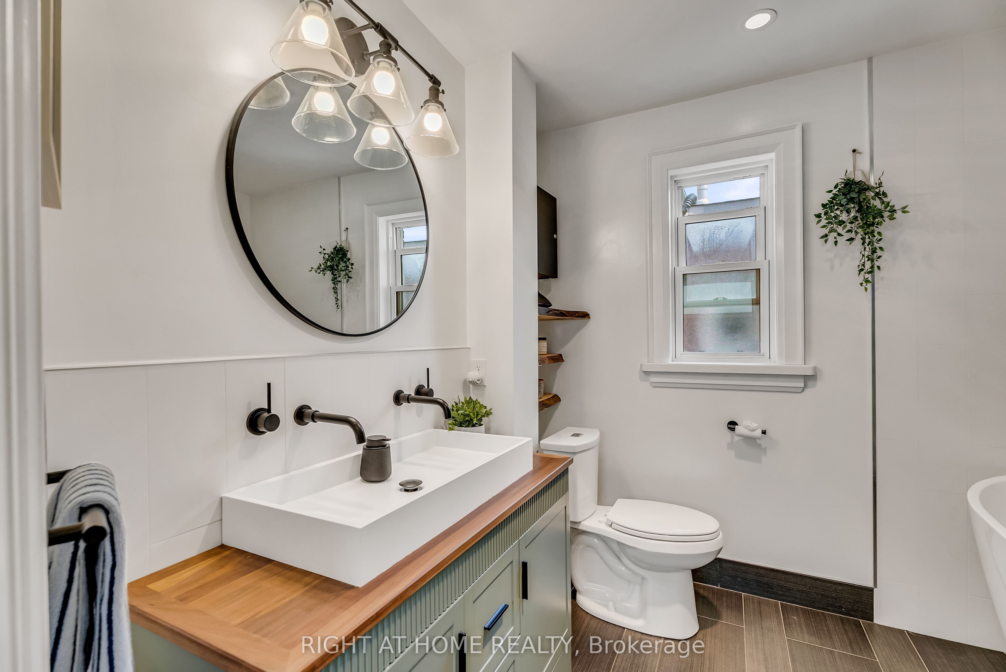 118 Lansdowne Avenue Property Photo 44