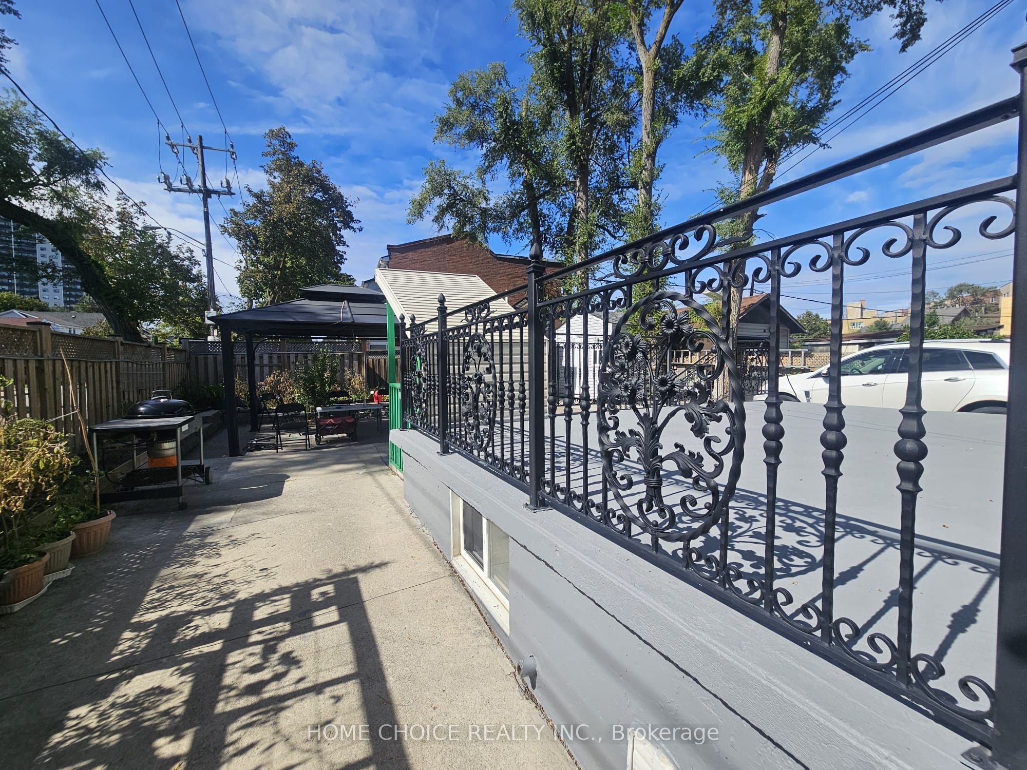 1232 Jane Street Property Photo 4