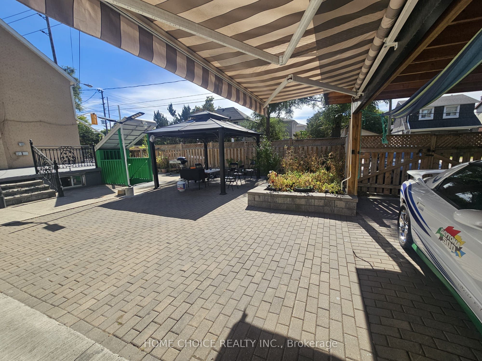 1232 Jane Street Property Photo 6