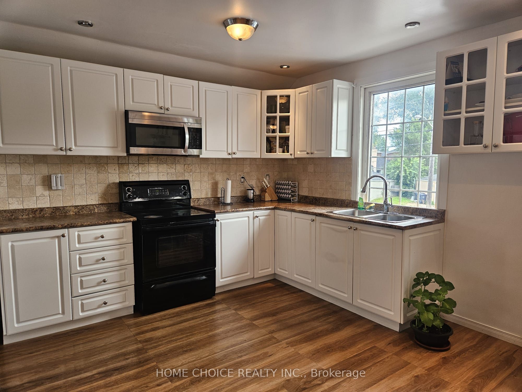 1232 Jane Street Property Photo 11