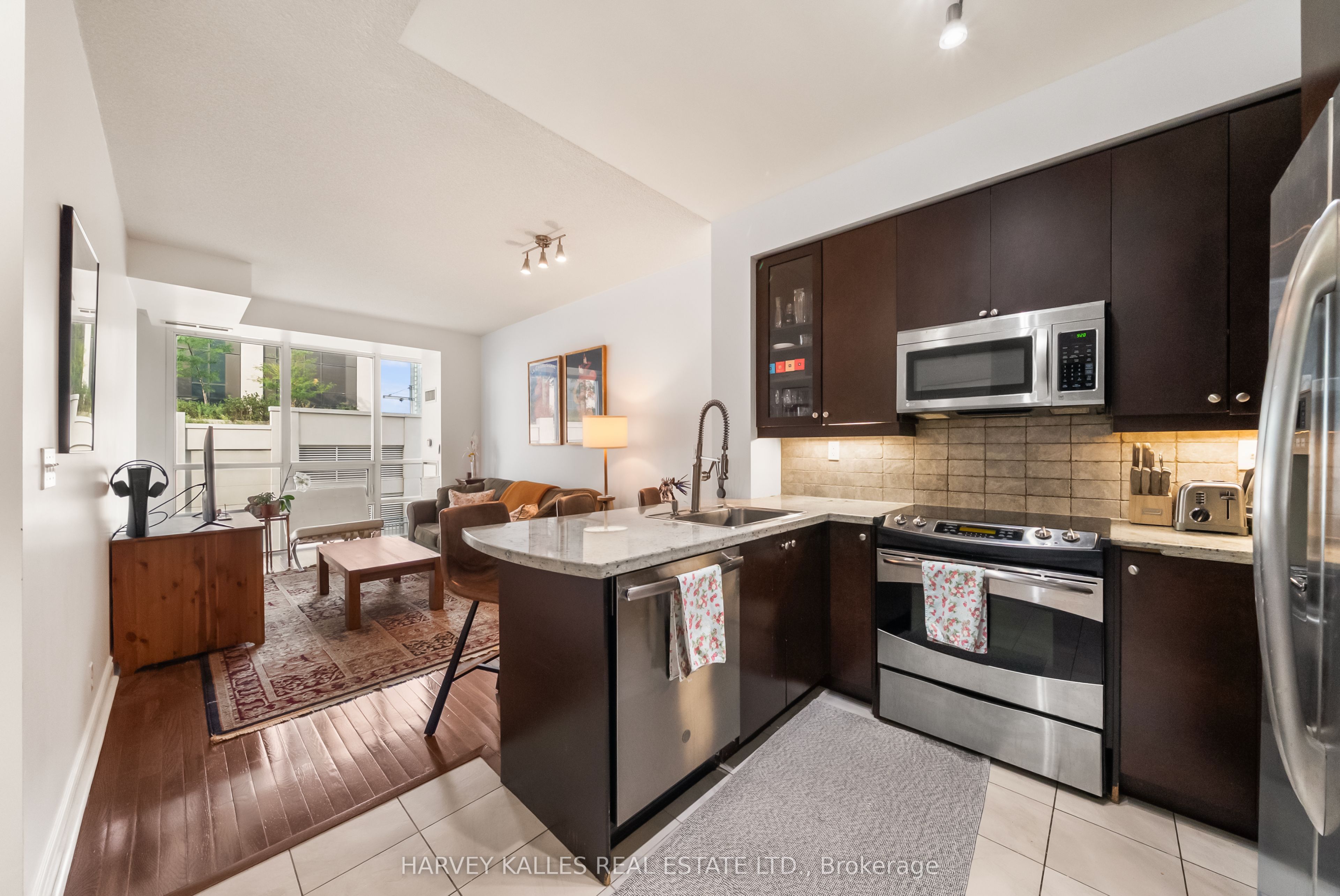 1910 Lake Shore Boulevard W 602 Property Photo 1