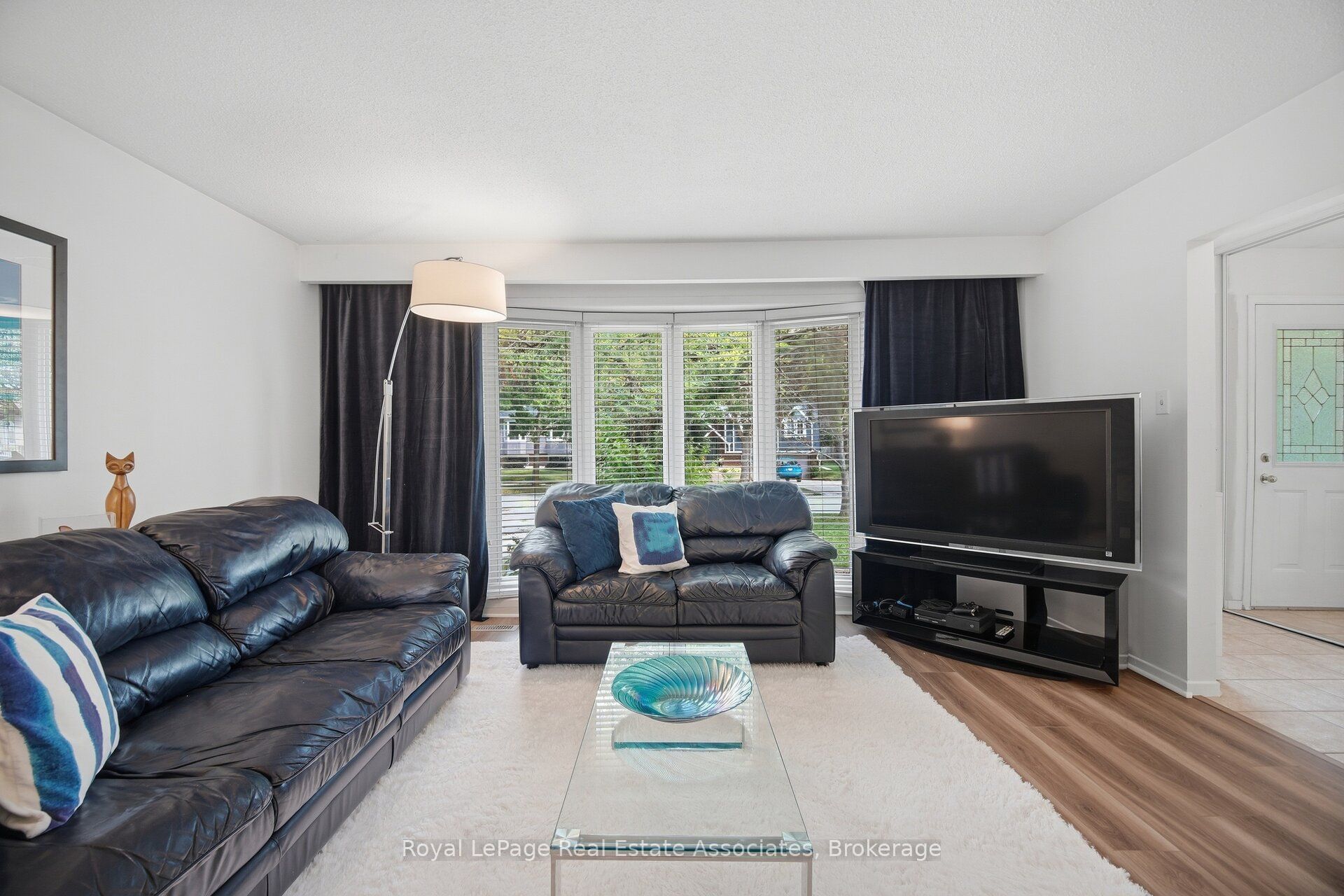 2452 Yarmouth Crescent Property Photo 6