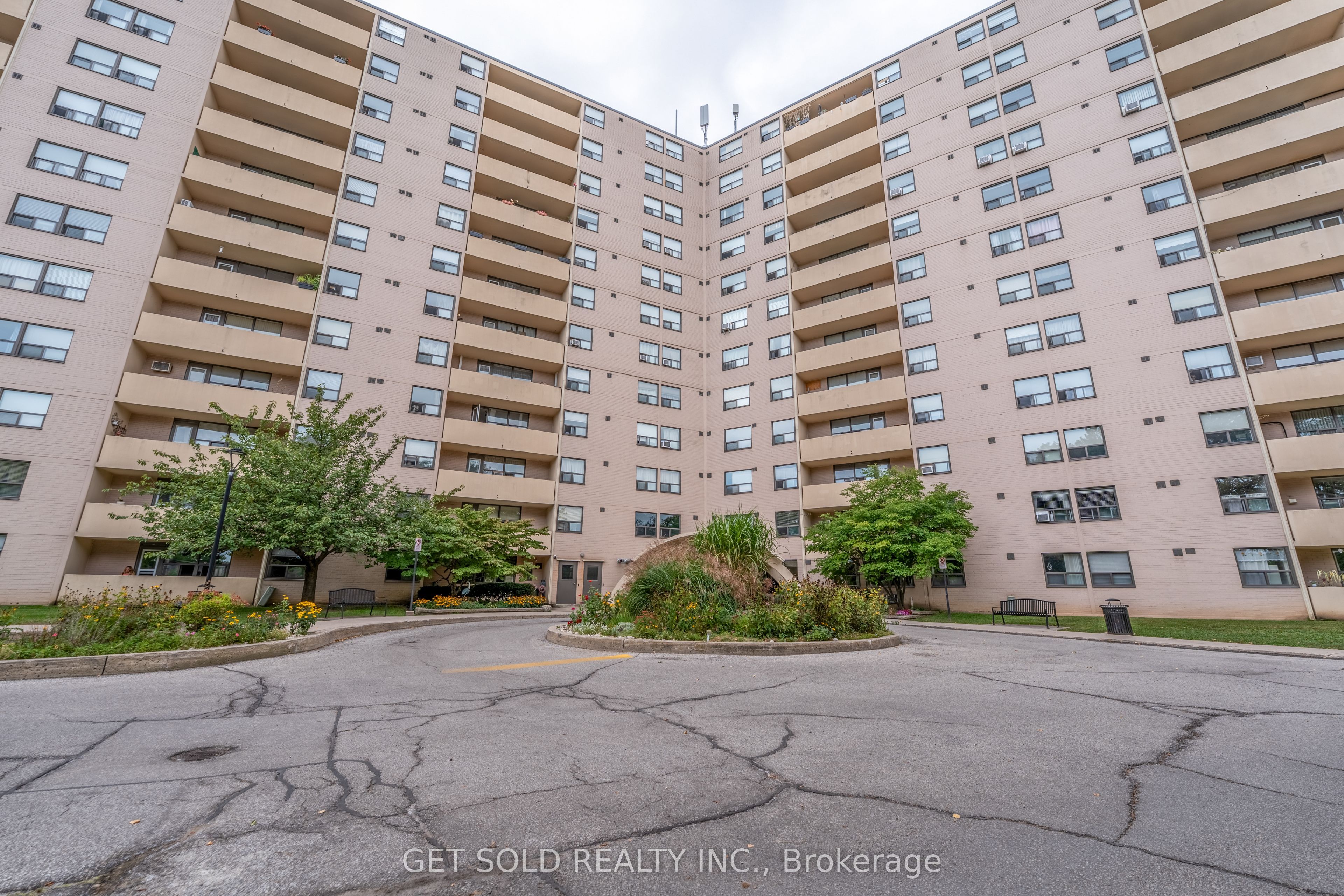 700 Dynes Road 405 Property Photo 1