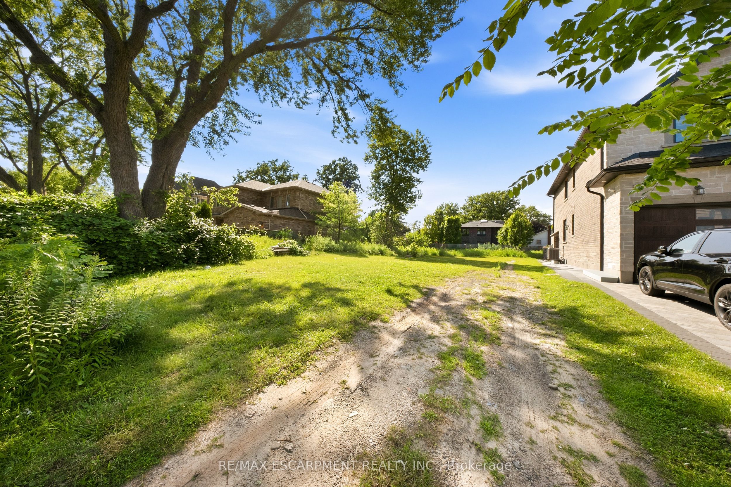 75 Troy Street Property Photo 17