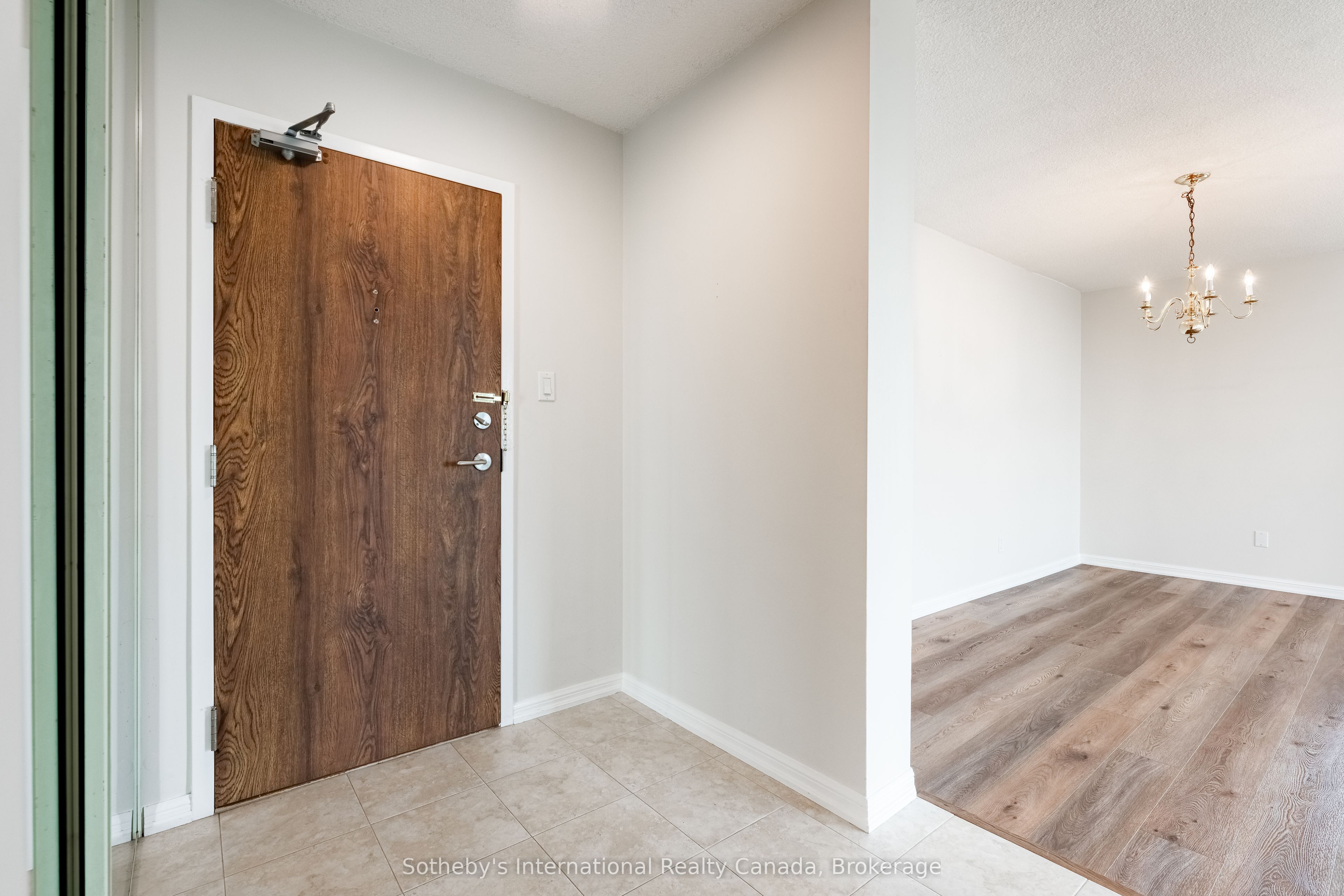 1230 Marlborough Court 804 Property Photo 4