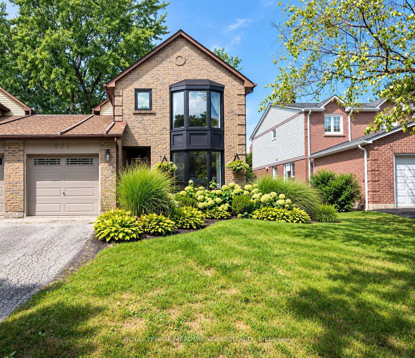 823 Laurier Avenue Property Photo 1