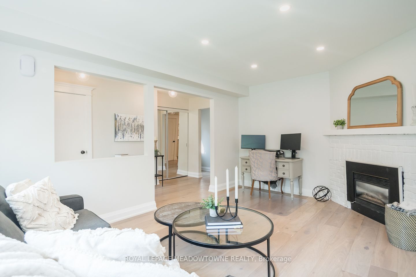 823 Laurier Avenue Property Photo 4
