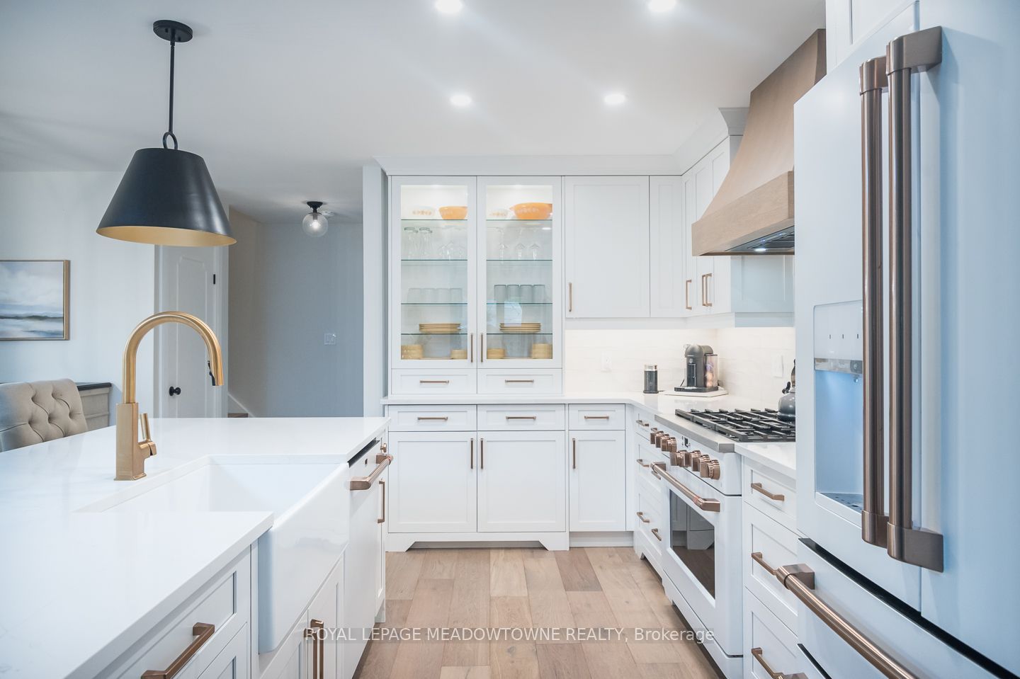 823 Laurier Avenue Property Photo 7