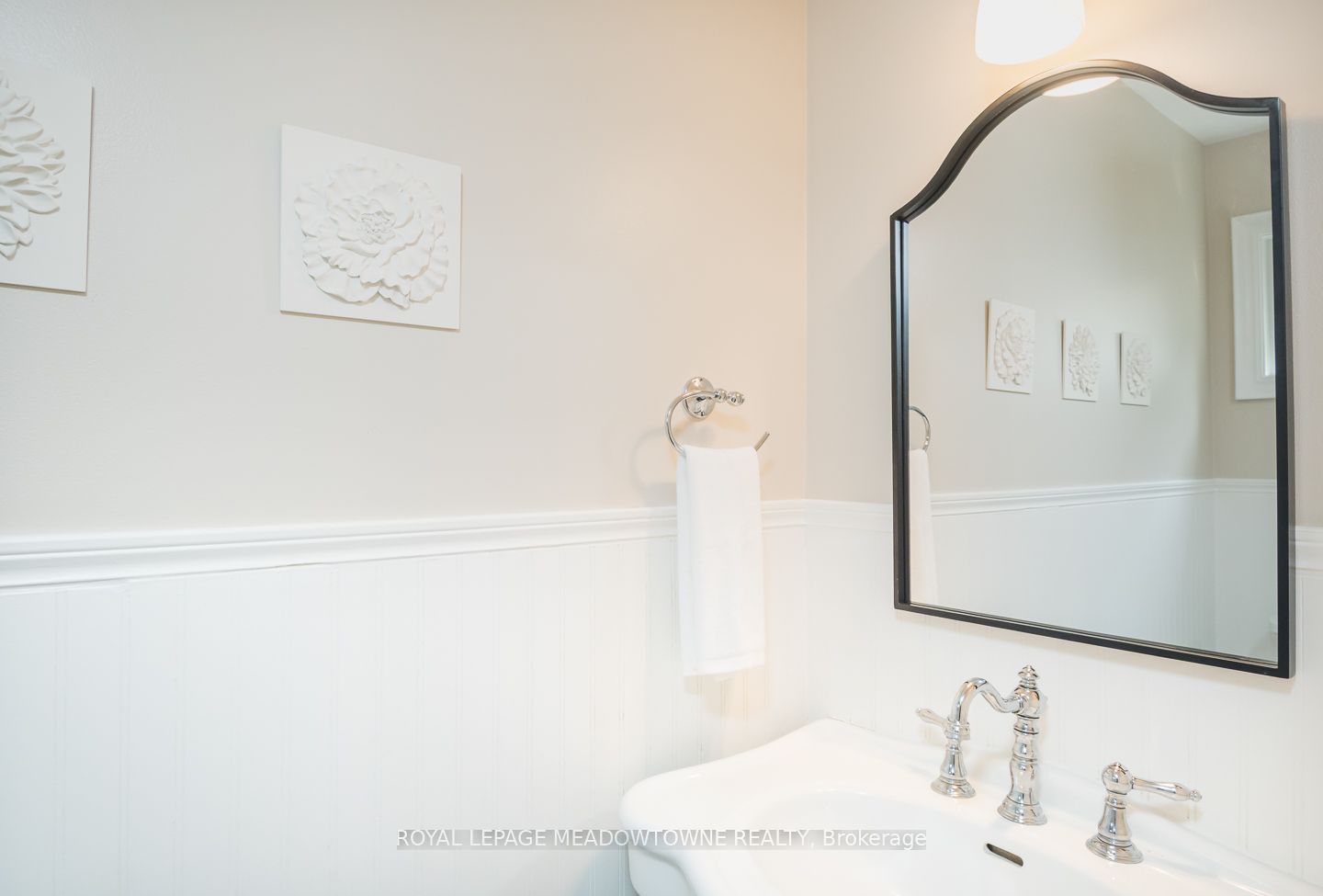 823 Laurier Avenue Property Photo 17