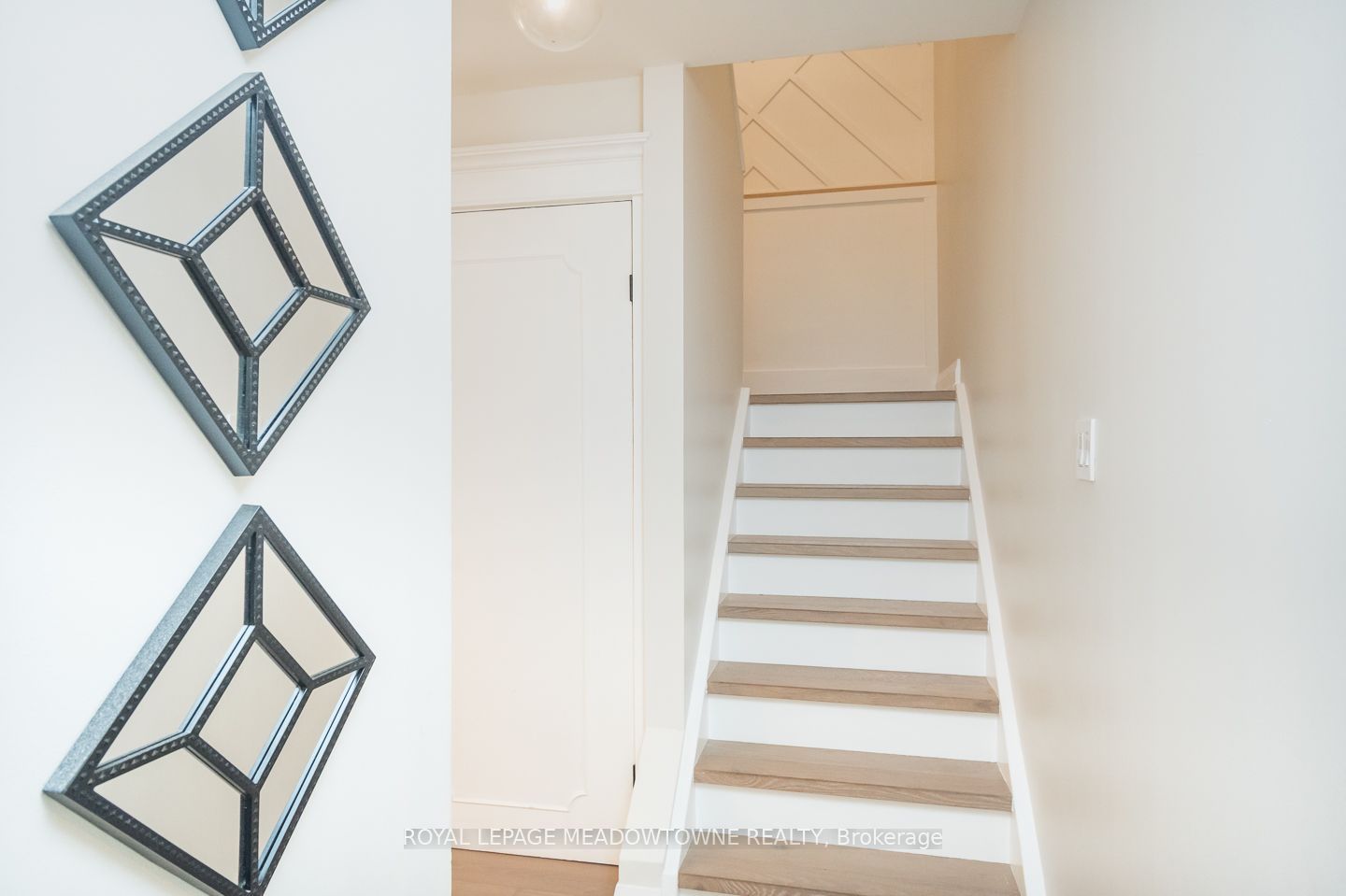 823 Laurier Avenue Property Photo 18
