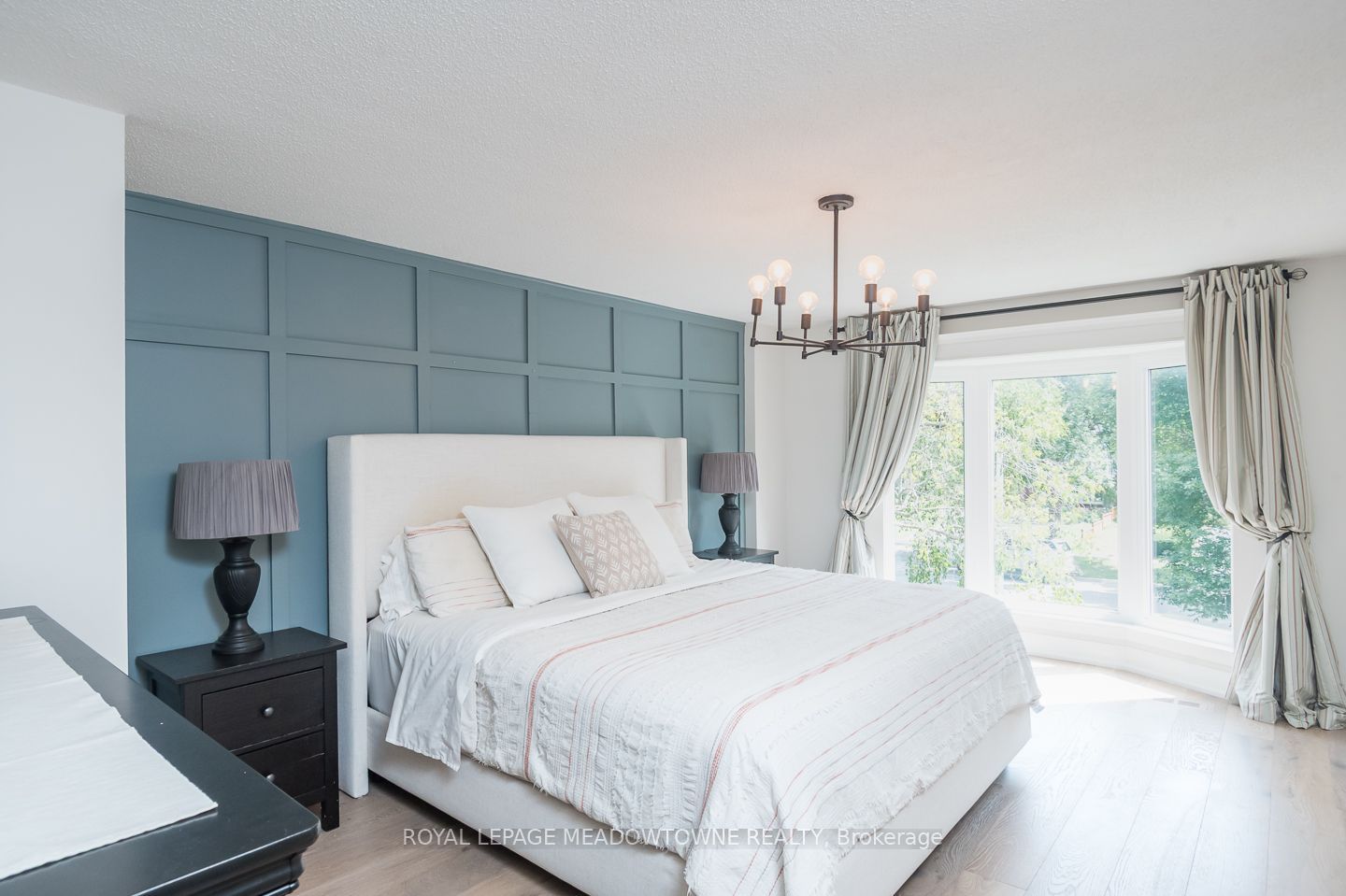 823 Laurier Avenue Property Photo 19