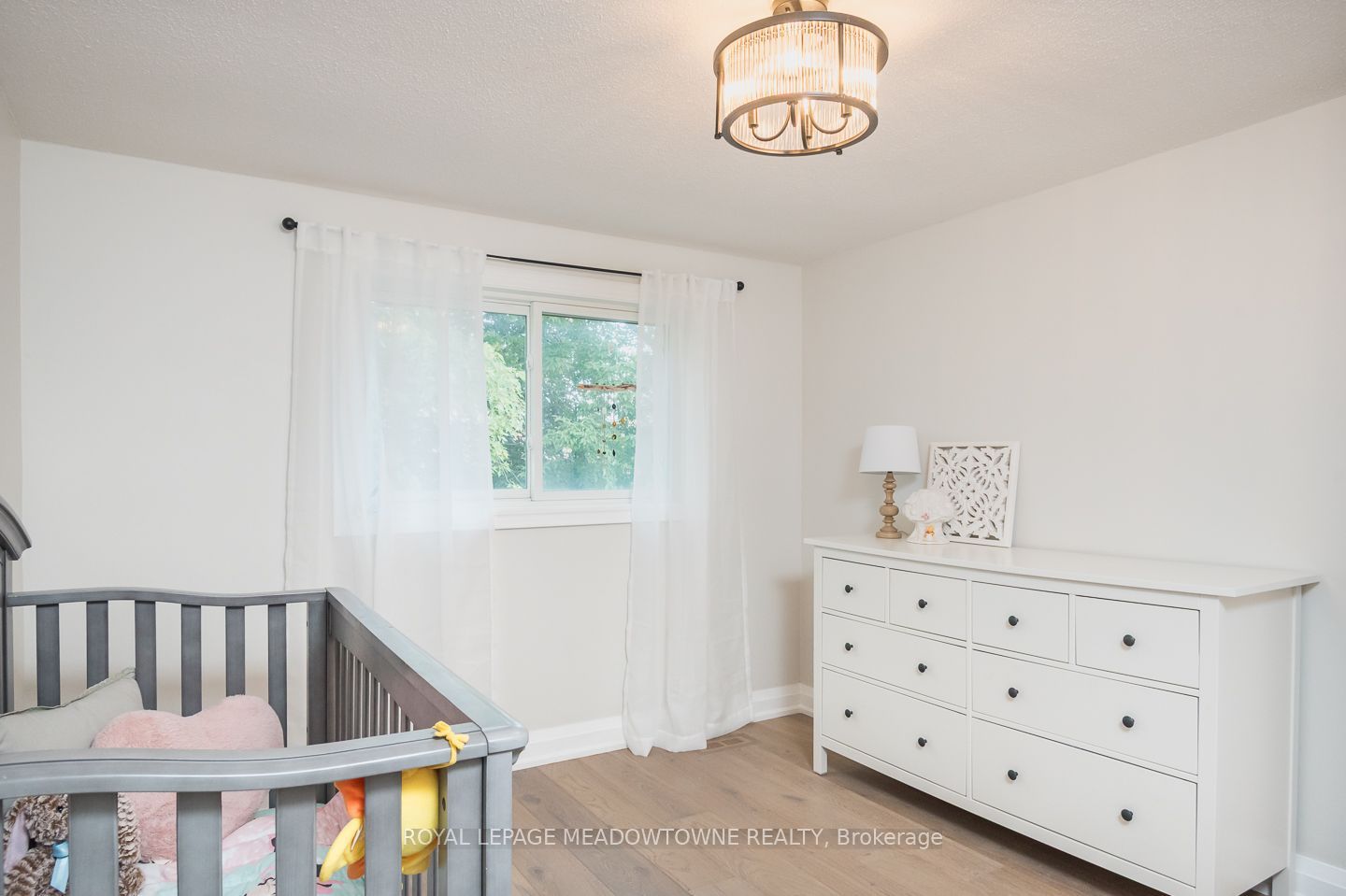 823 Laurier Avenue Property Photo 26