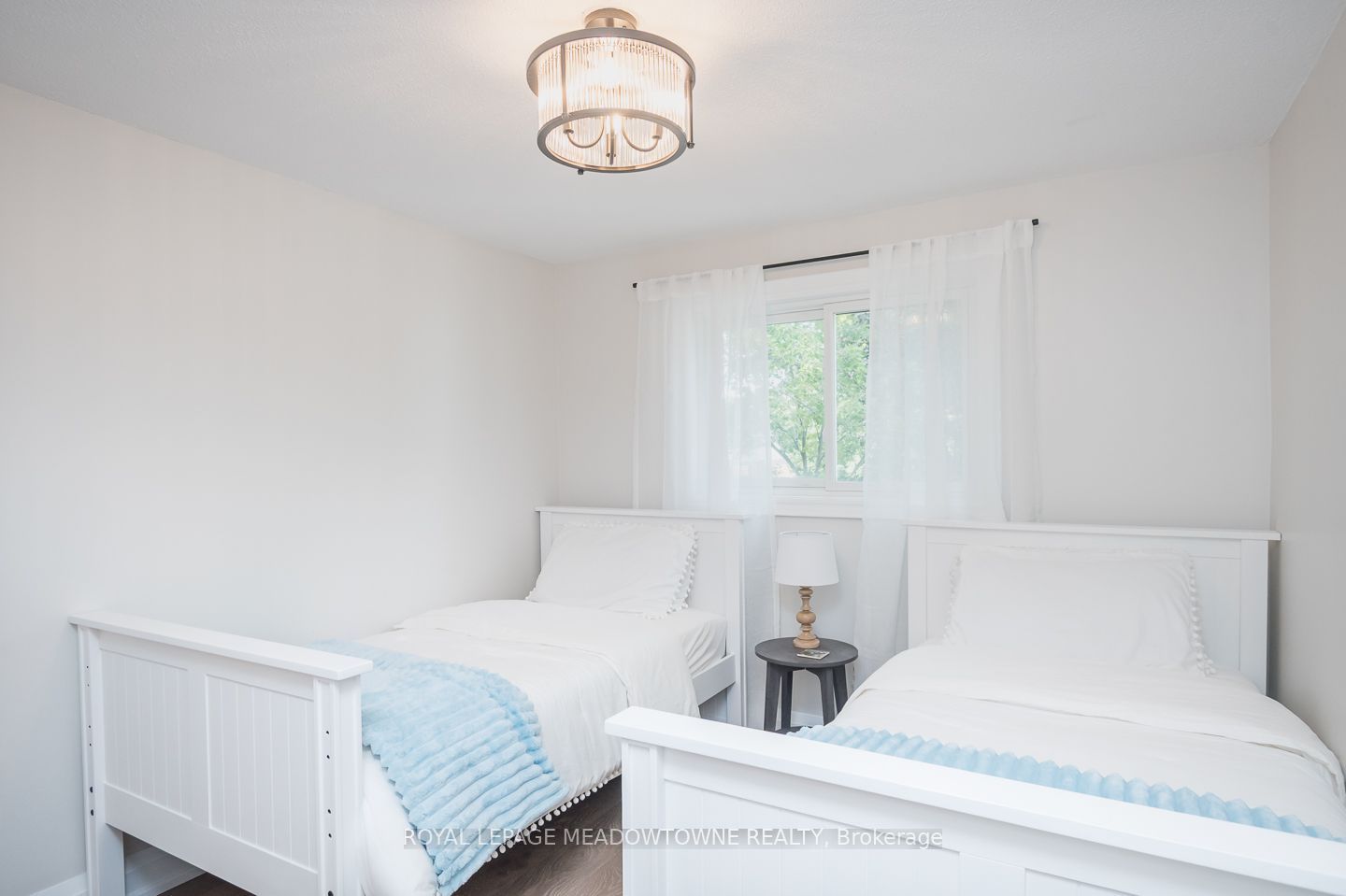 823 Laurier Avenue Property Photo 29