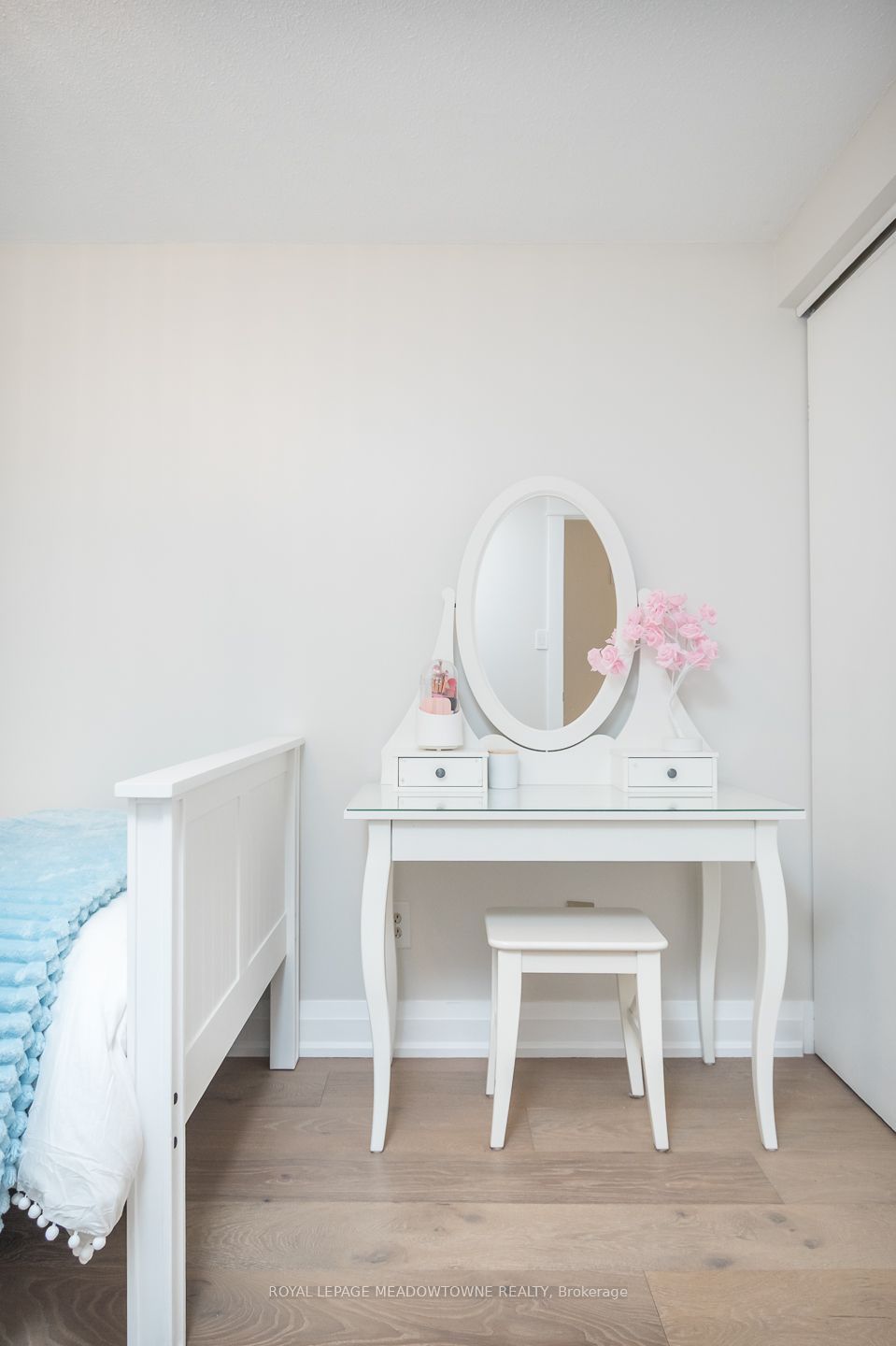 823 Laurier Avenue Property Photo 30