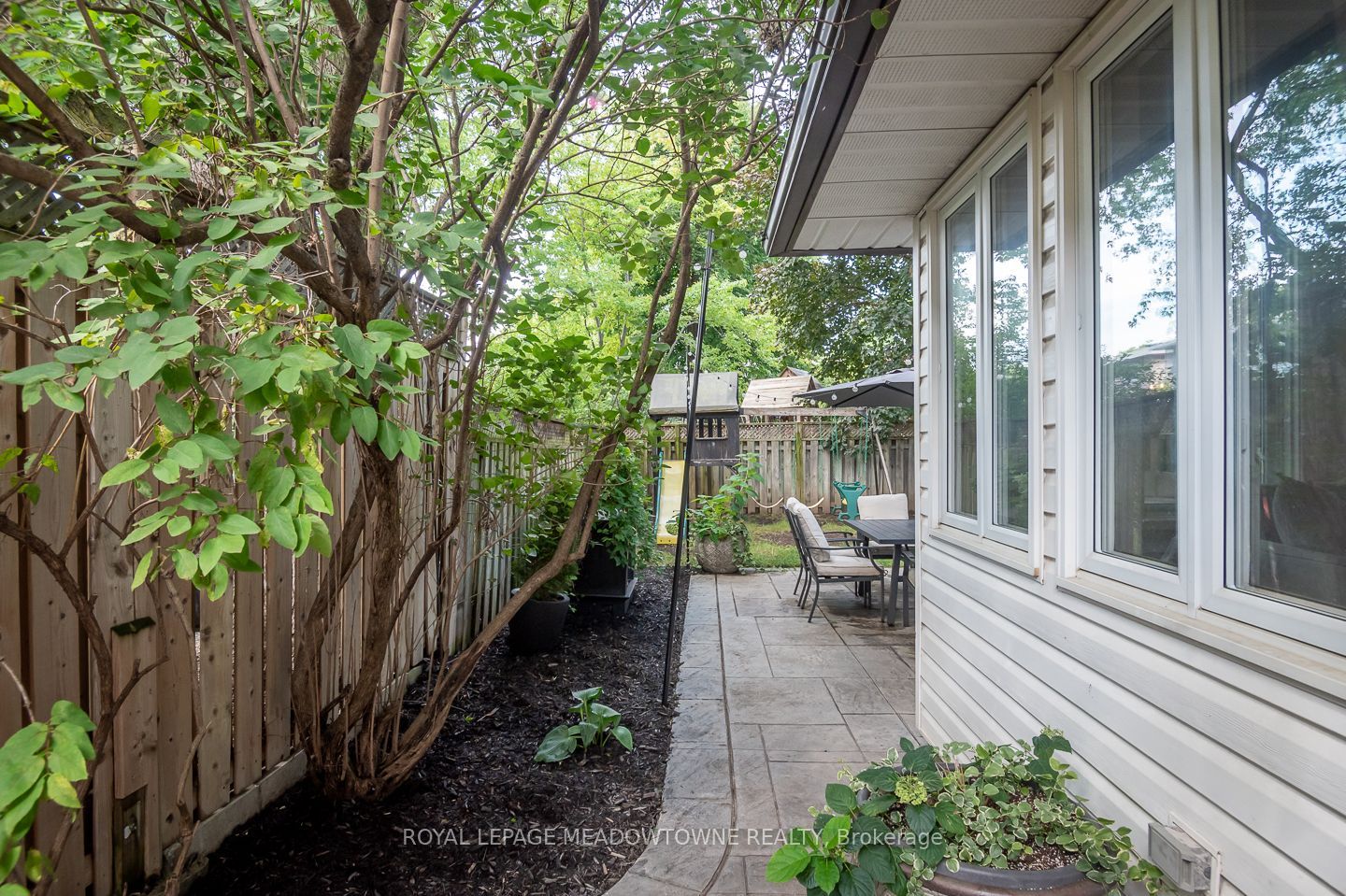 823 Laurier Avenue Property Photo 36
