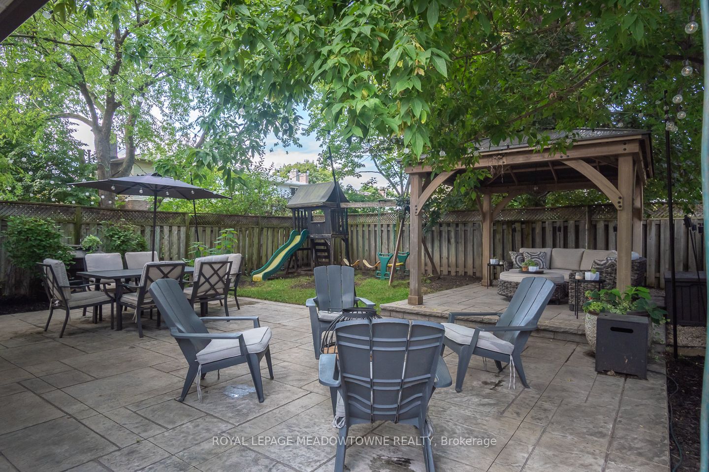 823 Laurier Avenue Property Photo 37