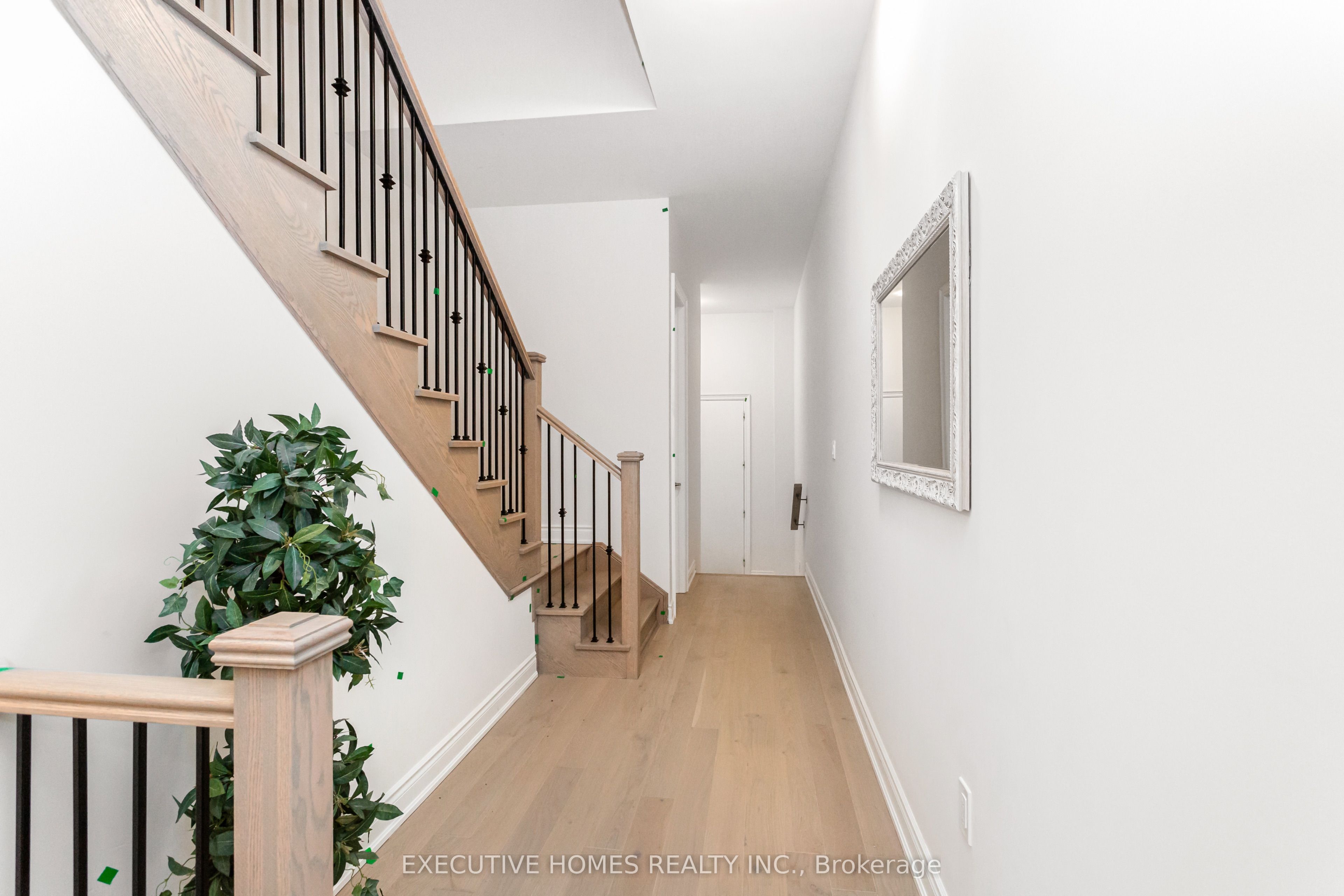 1371 Peony Path Property Photo 4