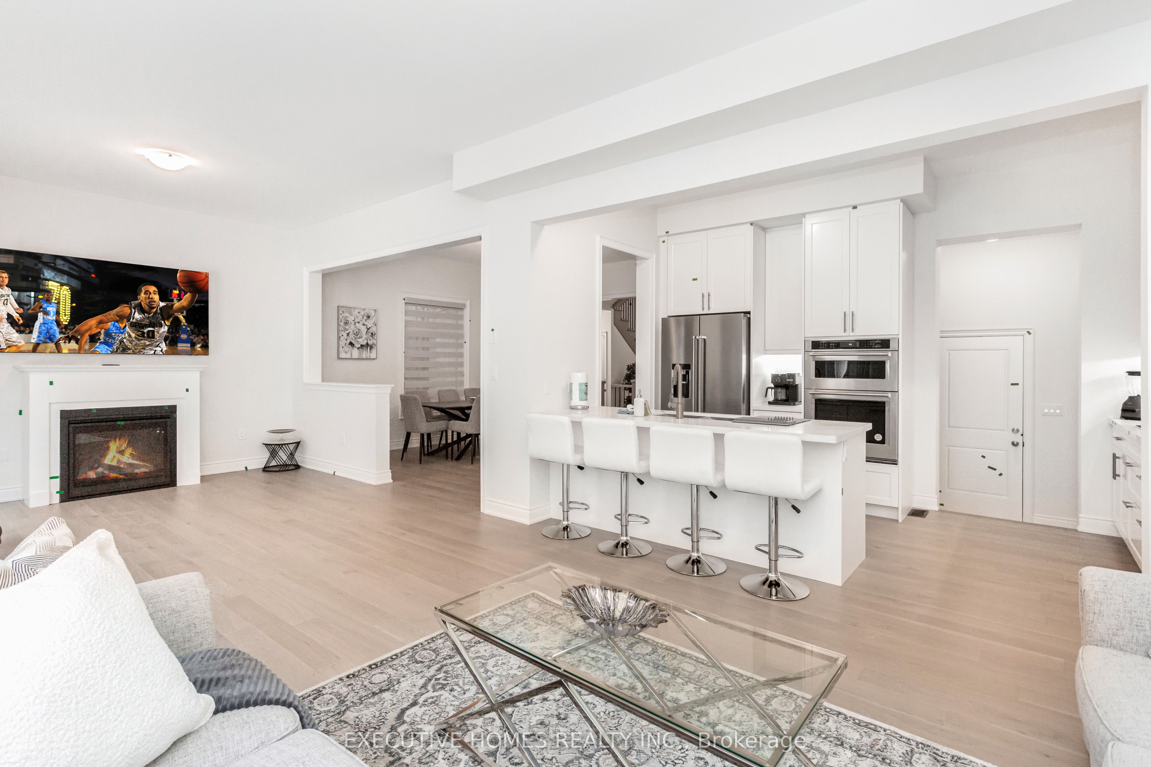 1371 Peony Path Property Photo 8