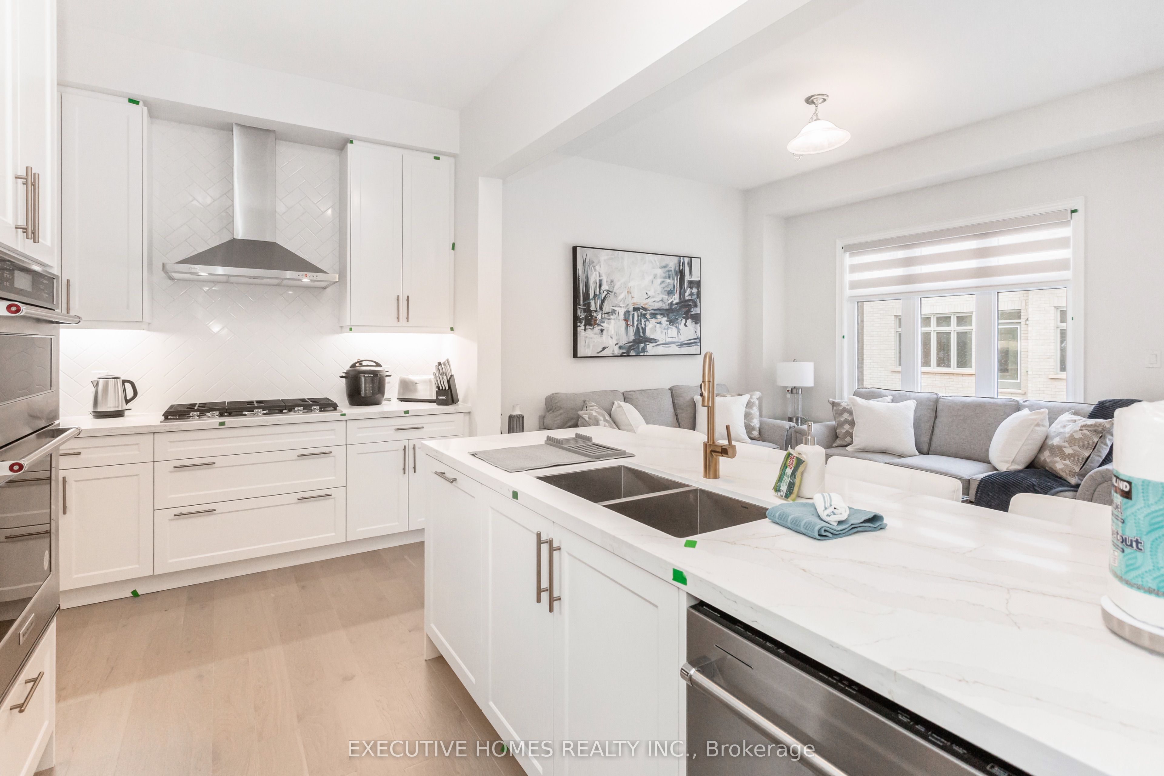 1371 Peony Path Property Photo 15