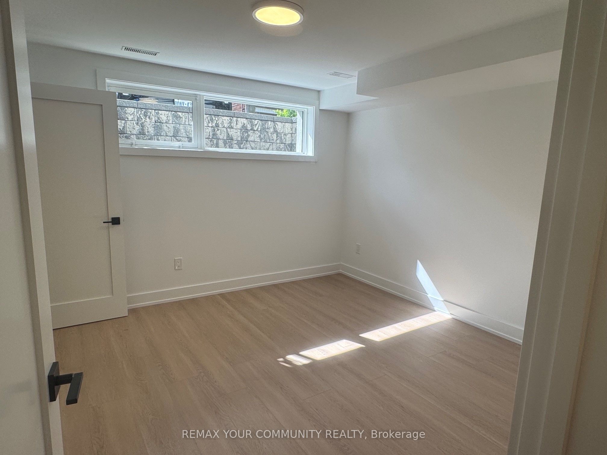 222 Belgravia Avenue Basement Property Photo 11