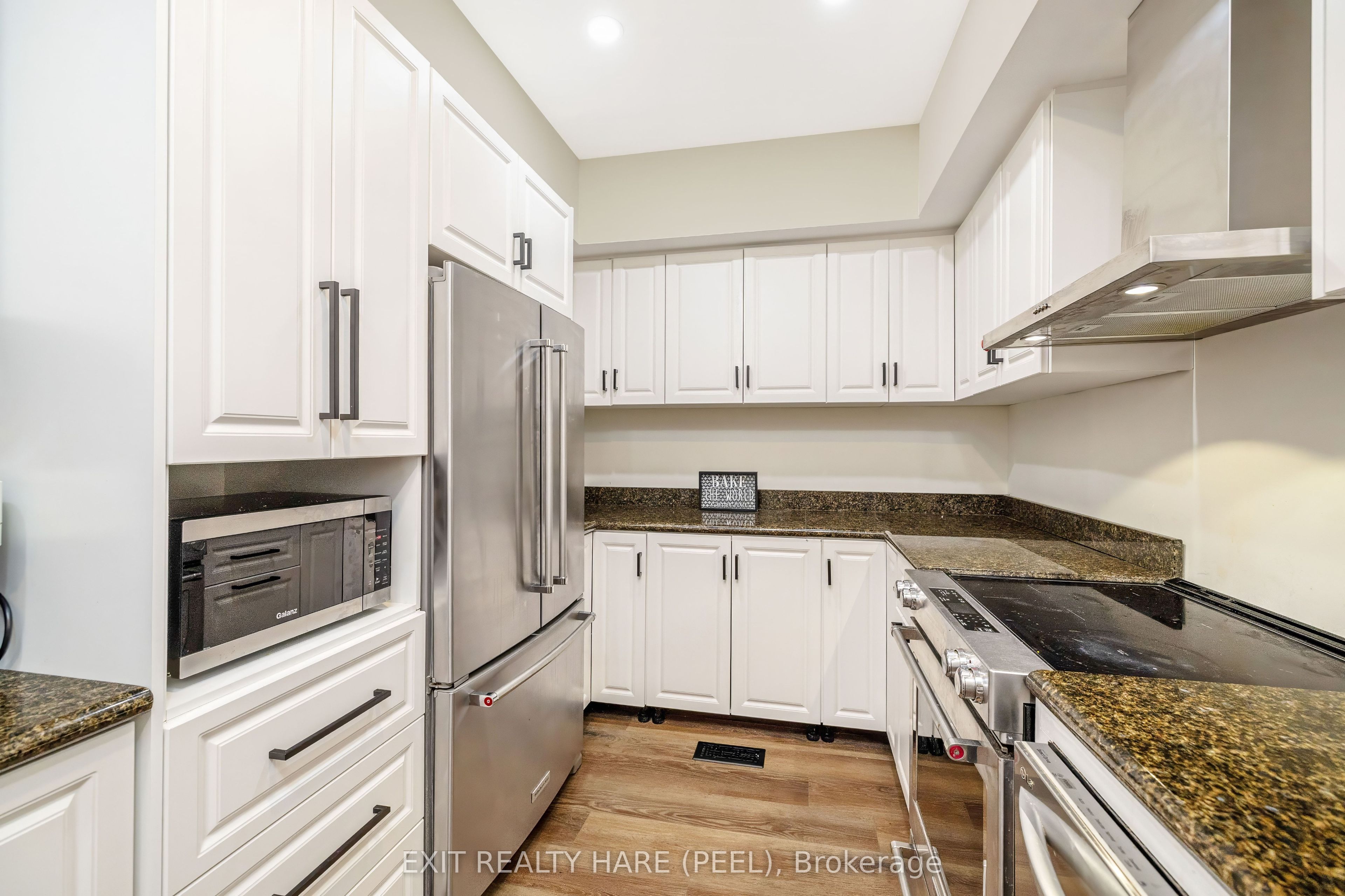 31 Brock Street Property Photo 9