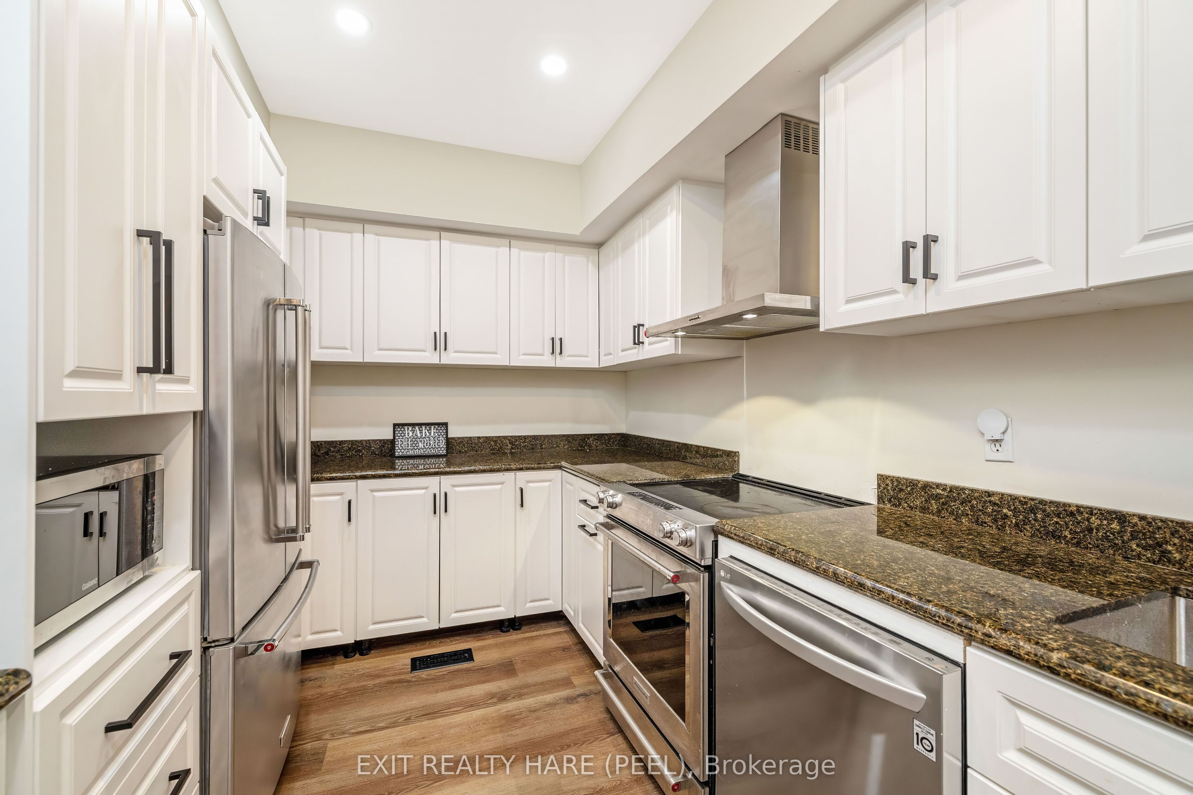 31 Brock Street Property Photo 10
