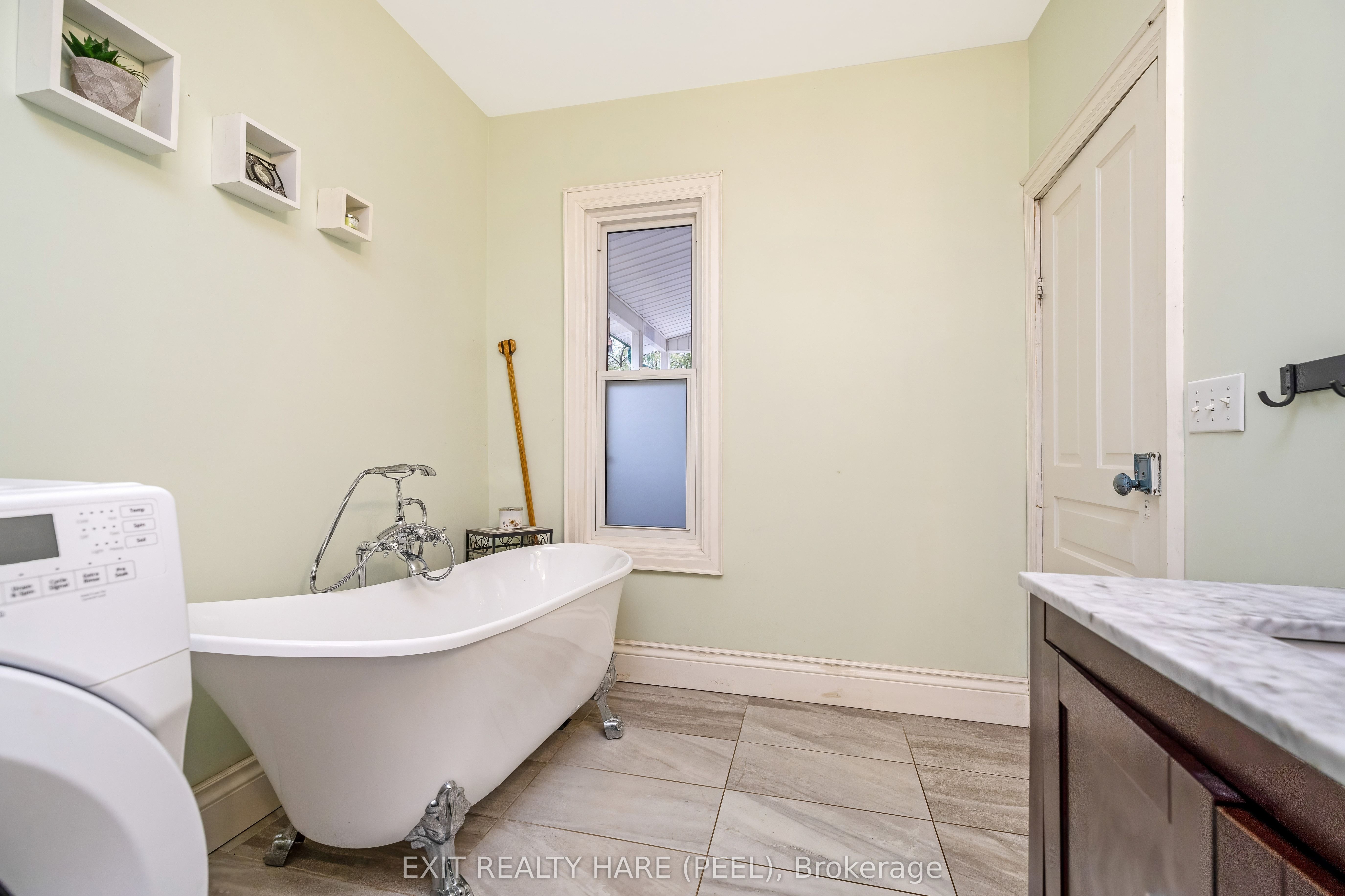 31 Brock Street Property Photo 20