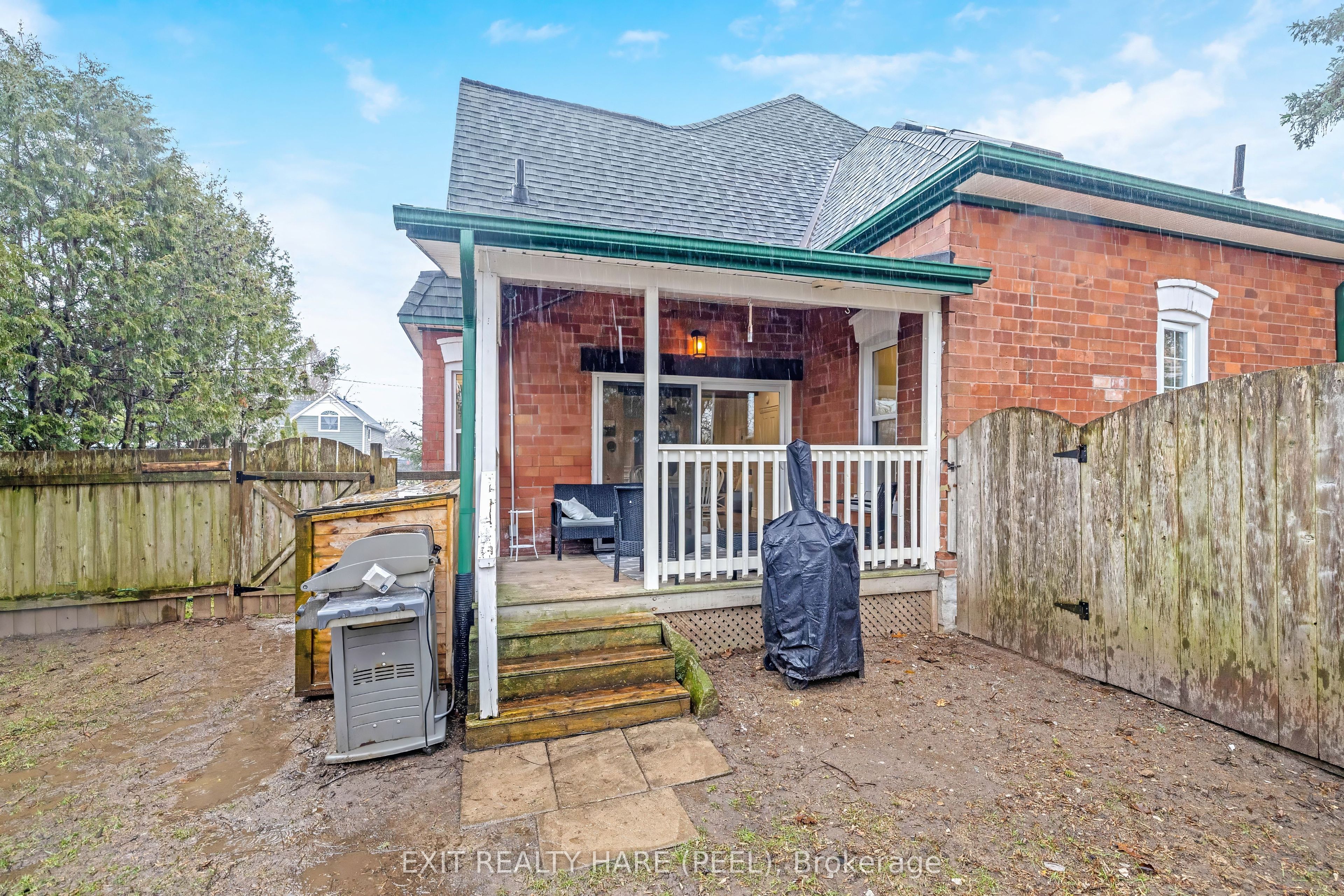 31 Brock Street Property Photo 26