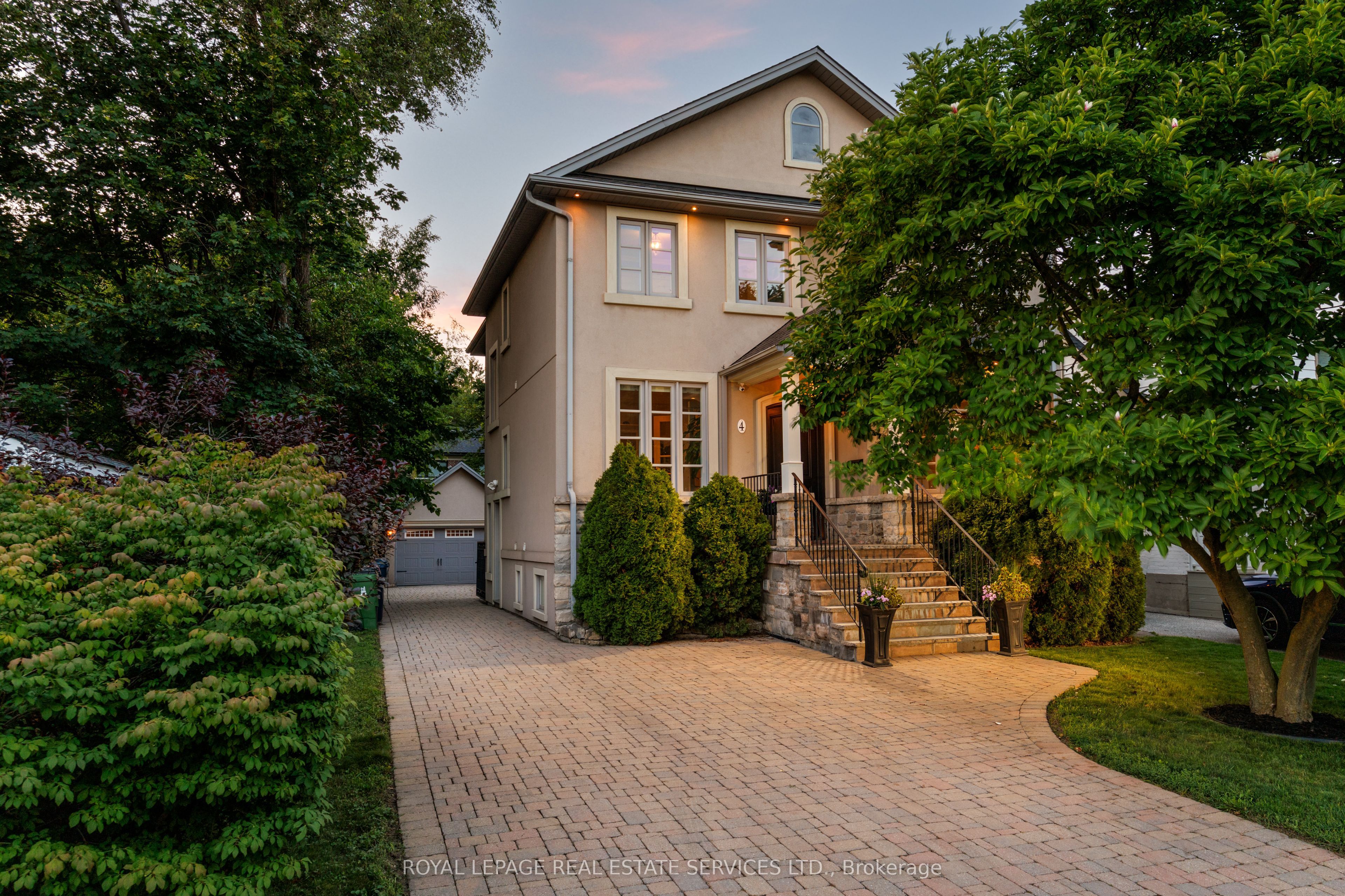 4 Springbrook Gardens