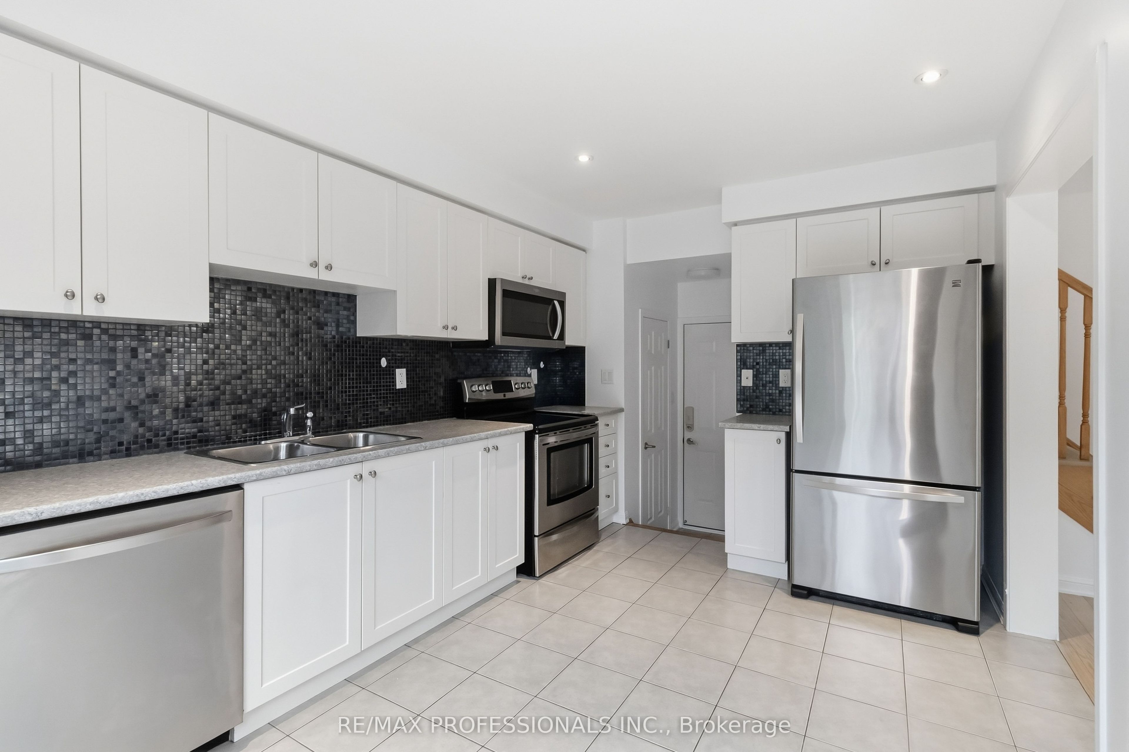 587 Cargill Path Property Photo 8