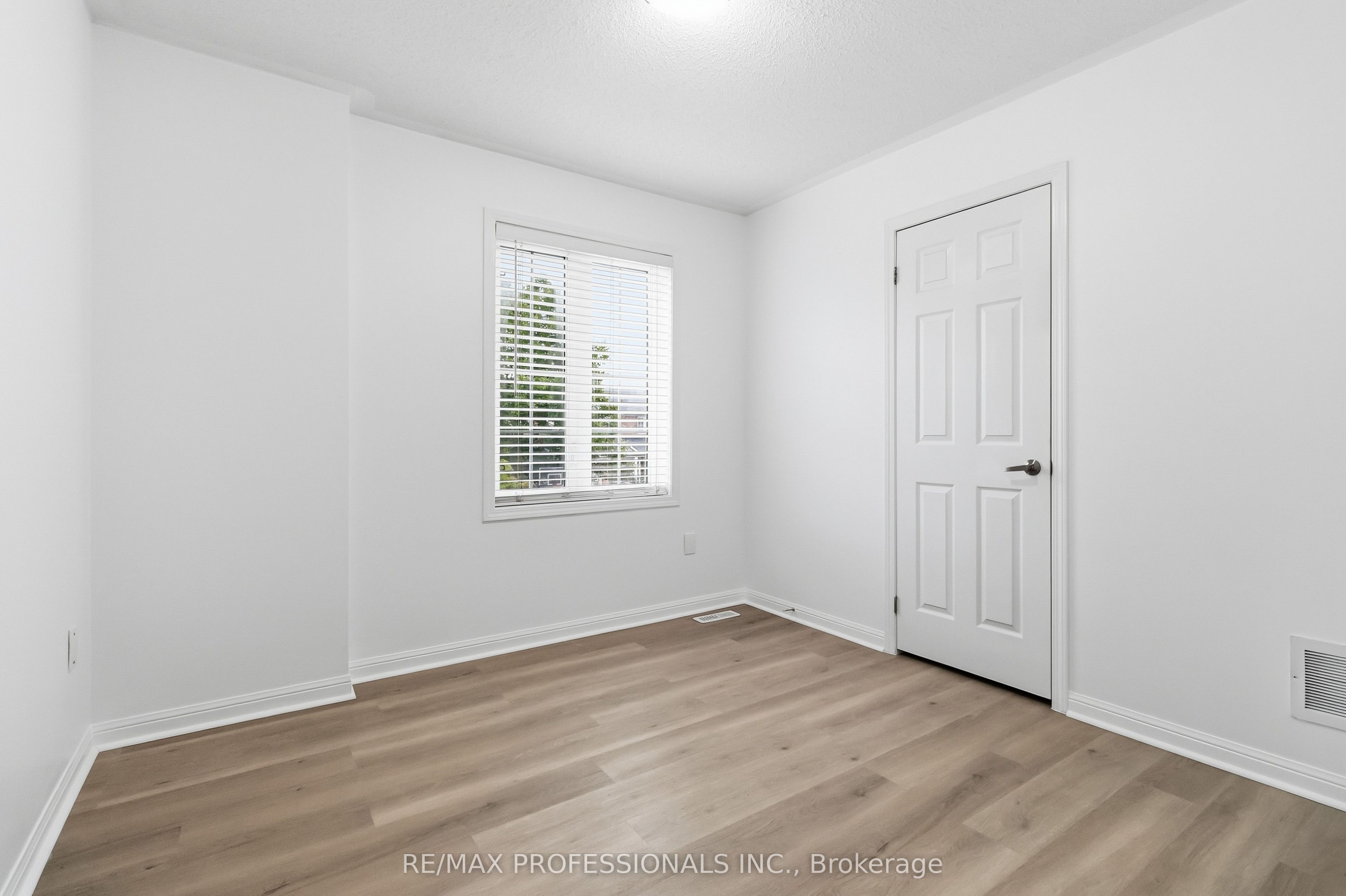 587 Cargill Path Property Photo 11